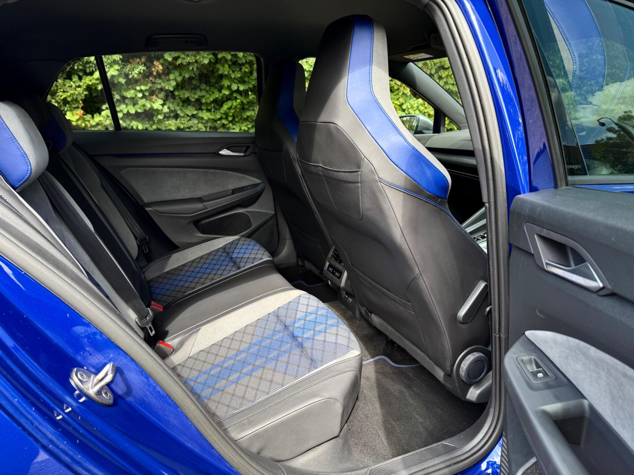 Volkswagen Golf view 6