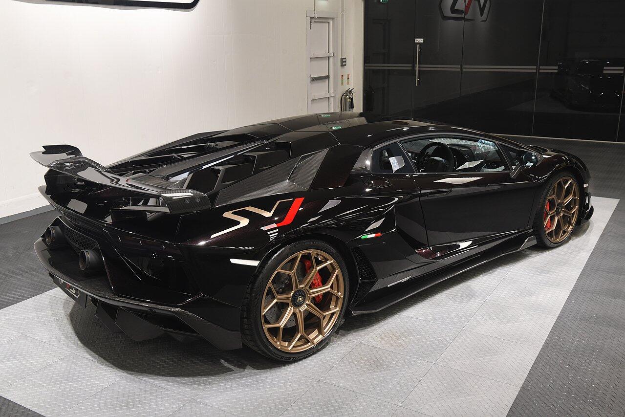Lamborghini Aventador view 27