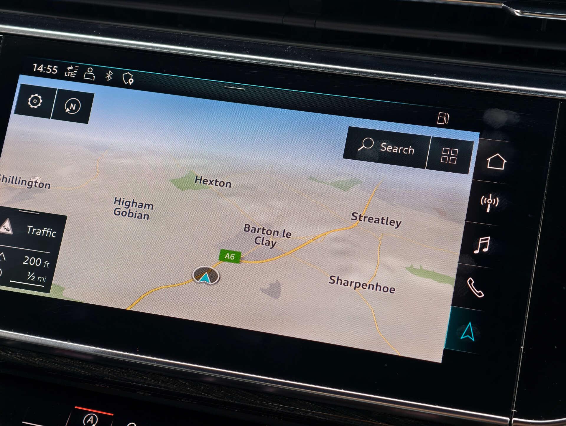 Audi Q8 view 46