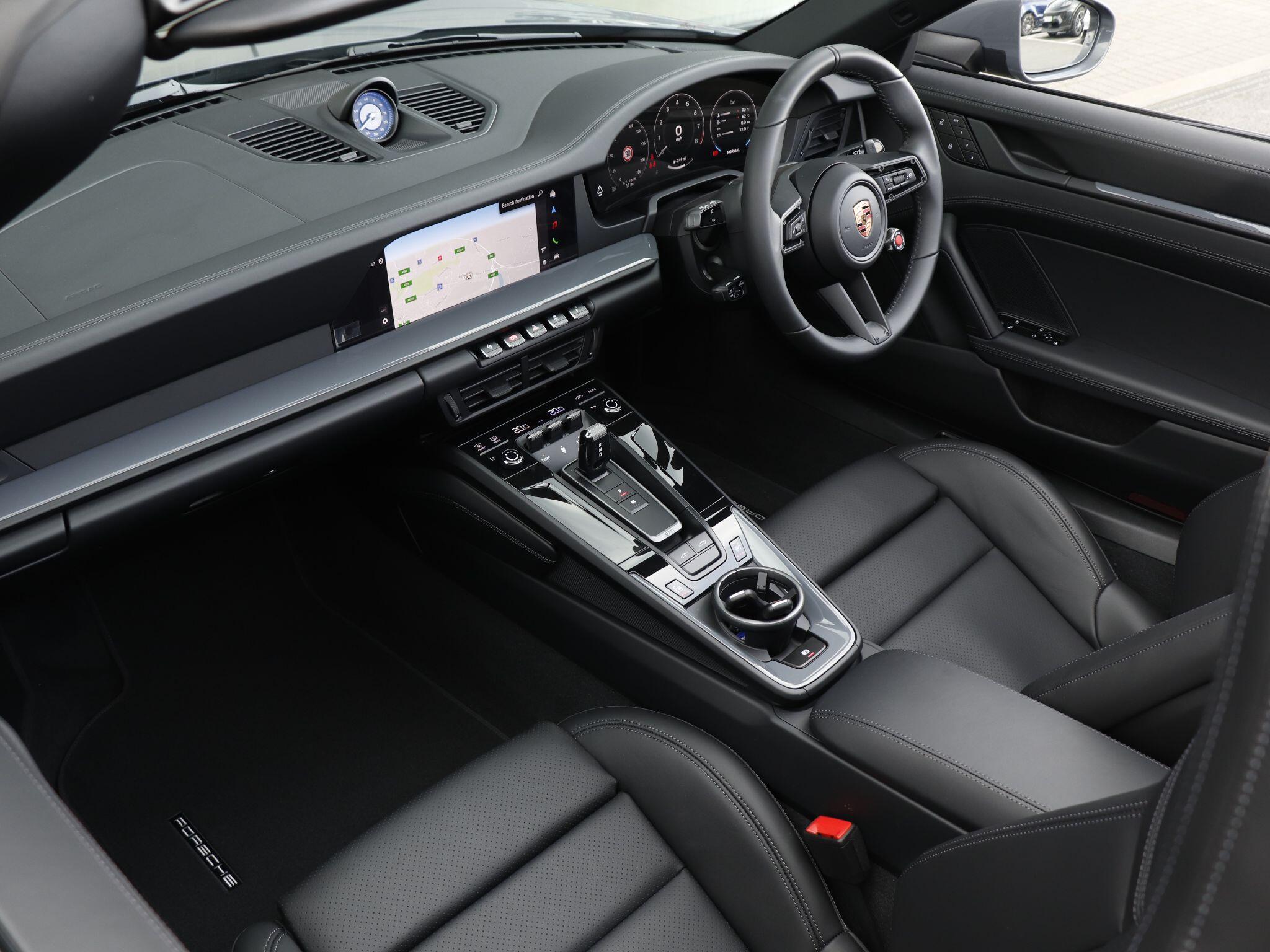 Porsche 911 view 9