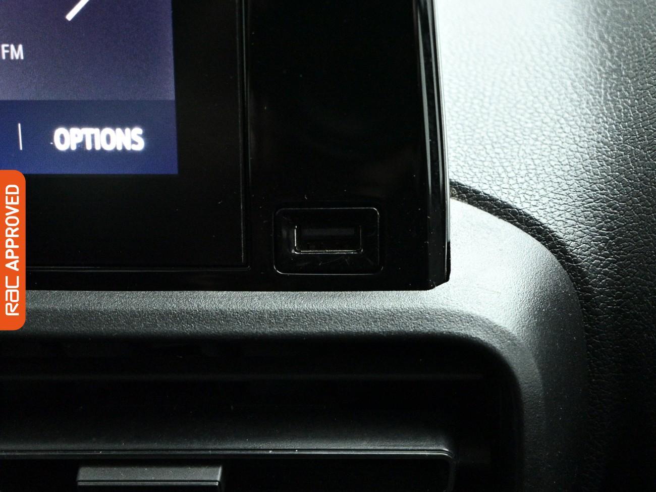 Vauxhall Combo Life view 16
