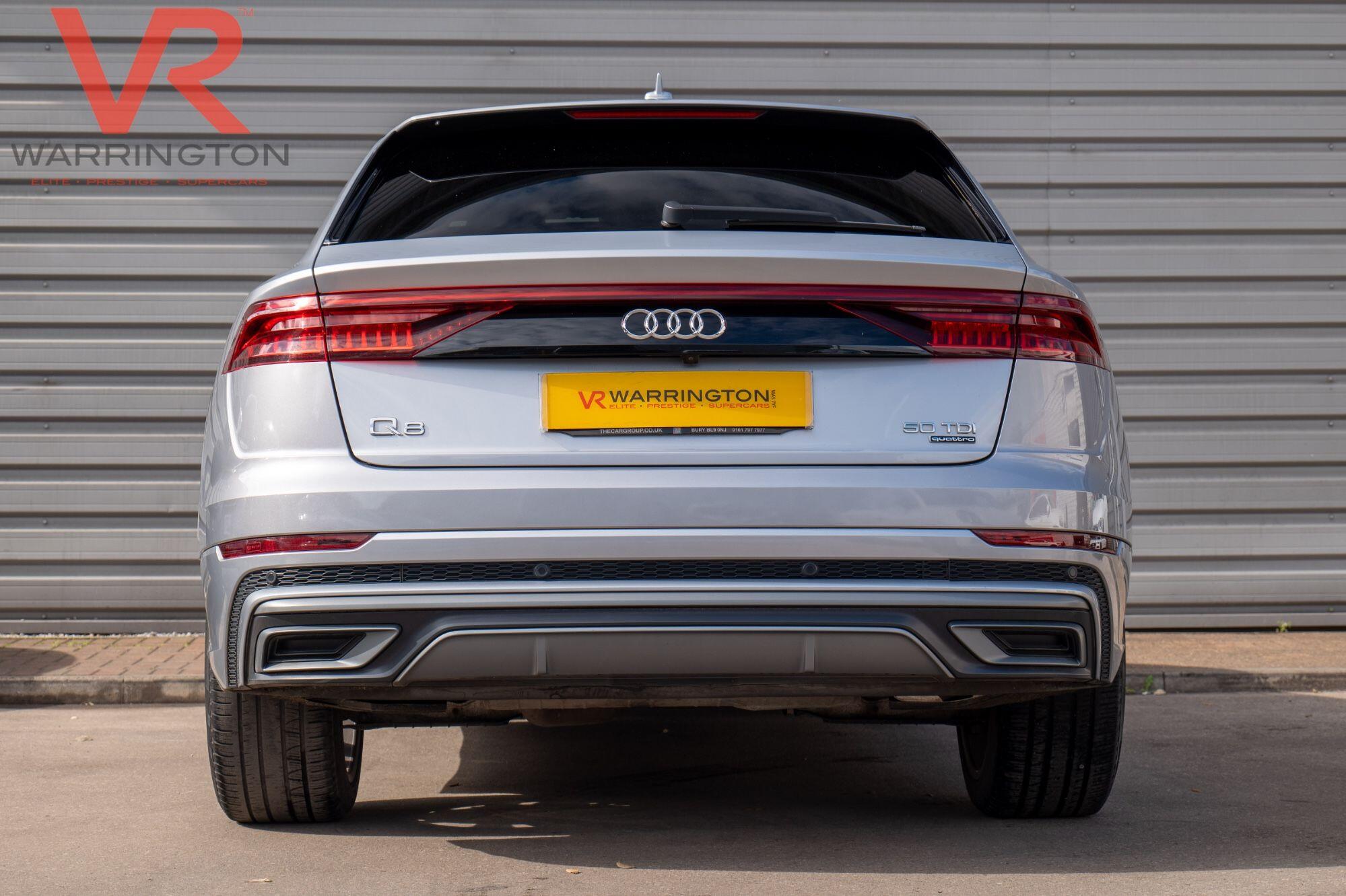 Audi Q8 view 15