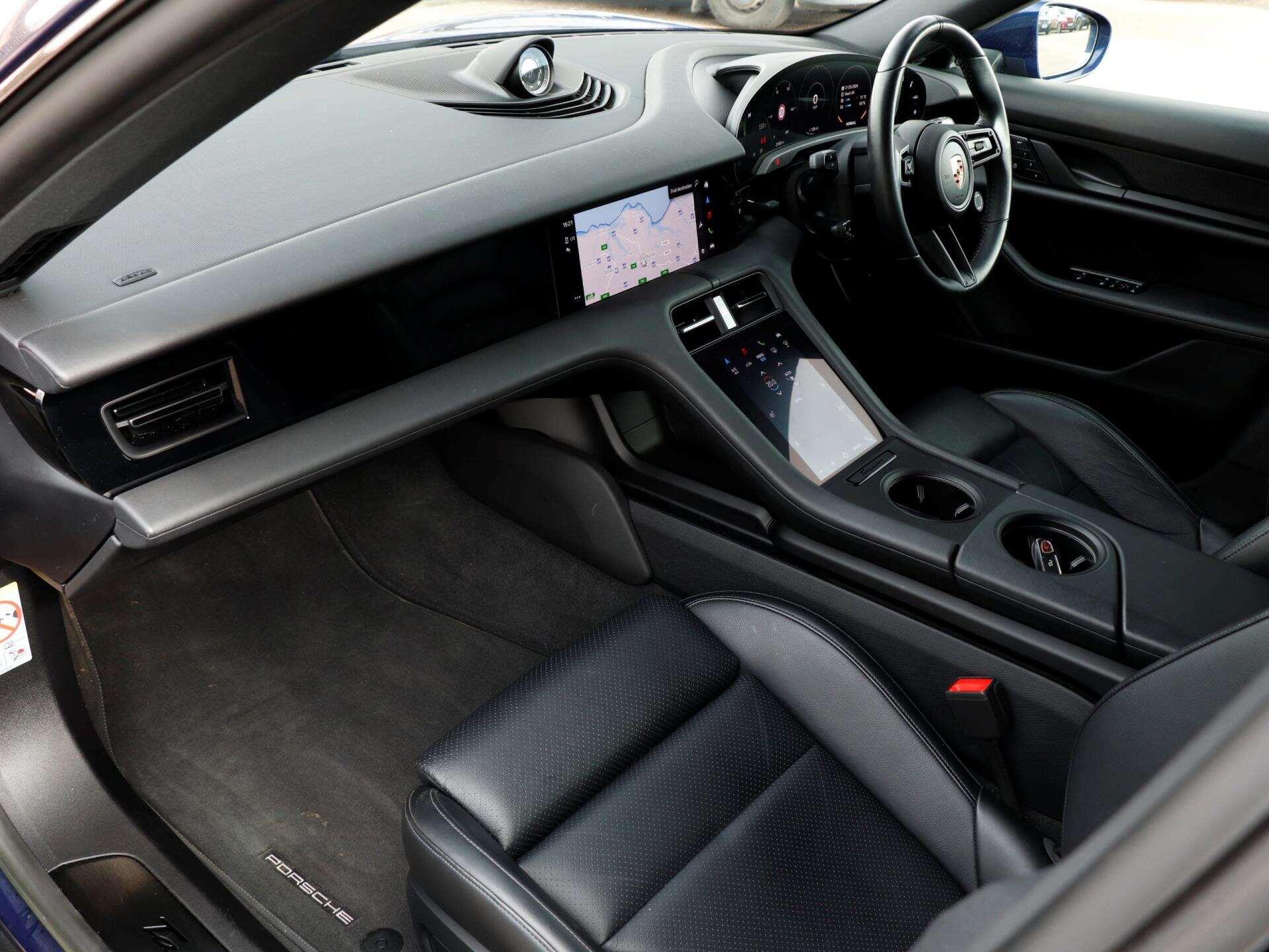 Porsche Taycan view 9