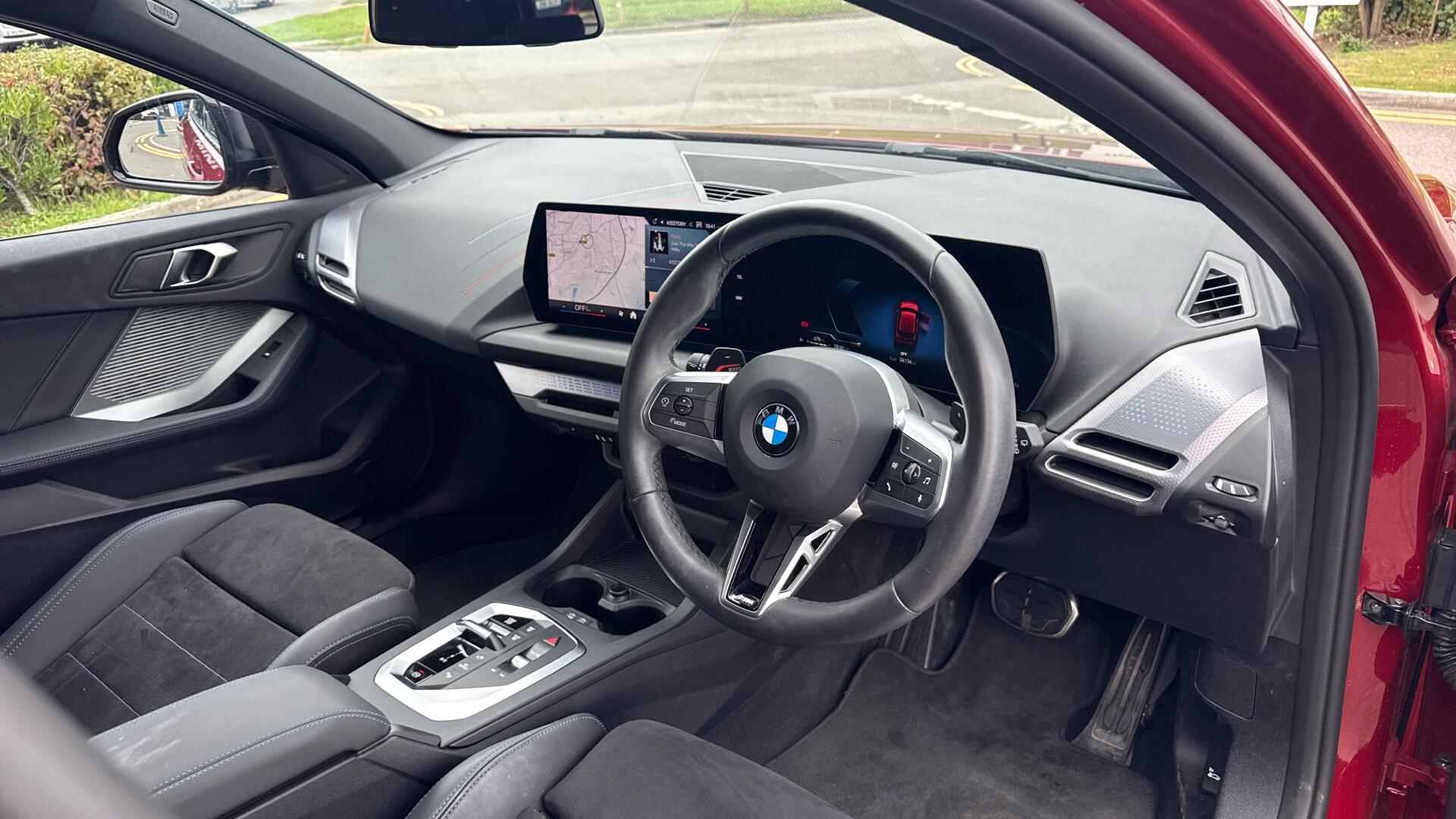 BMW 1 Series view 6