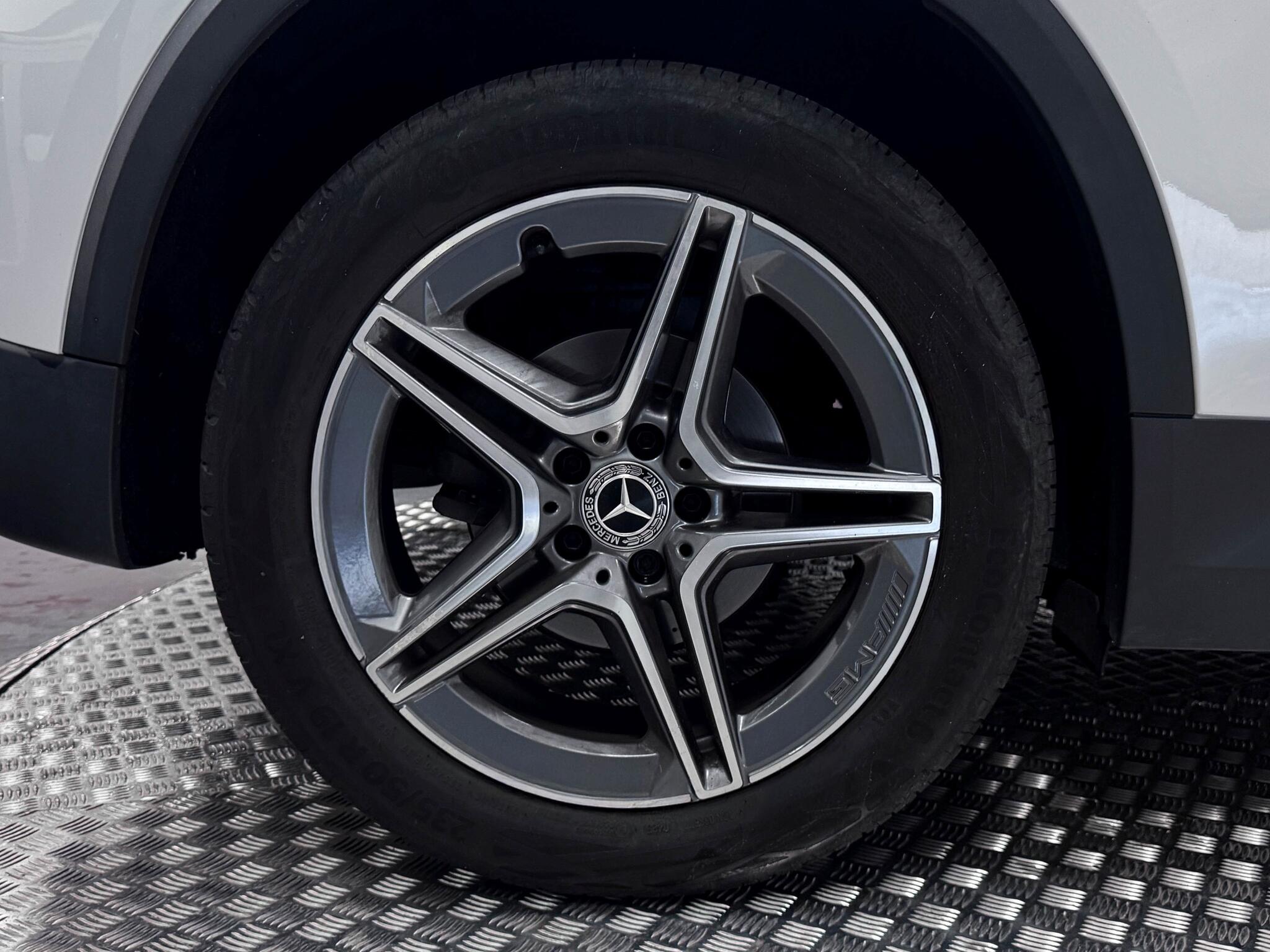 Mercedes-Benz Gla view 66