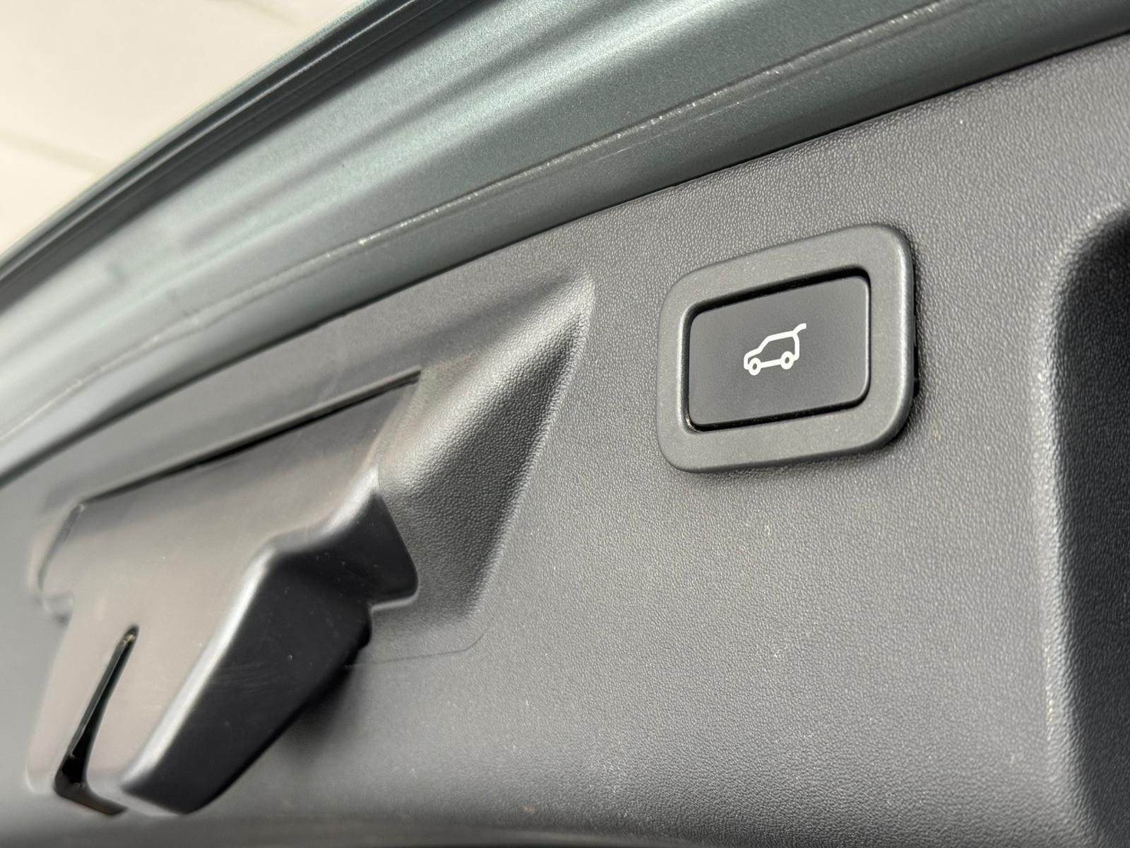 2016 Land Rover Discovery Sport 2.0 TD4 HSE Luxury Auto 4WD Euro 6 (s/s) 5dr • 103,000 miles image 32