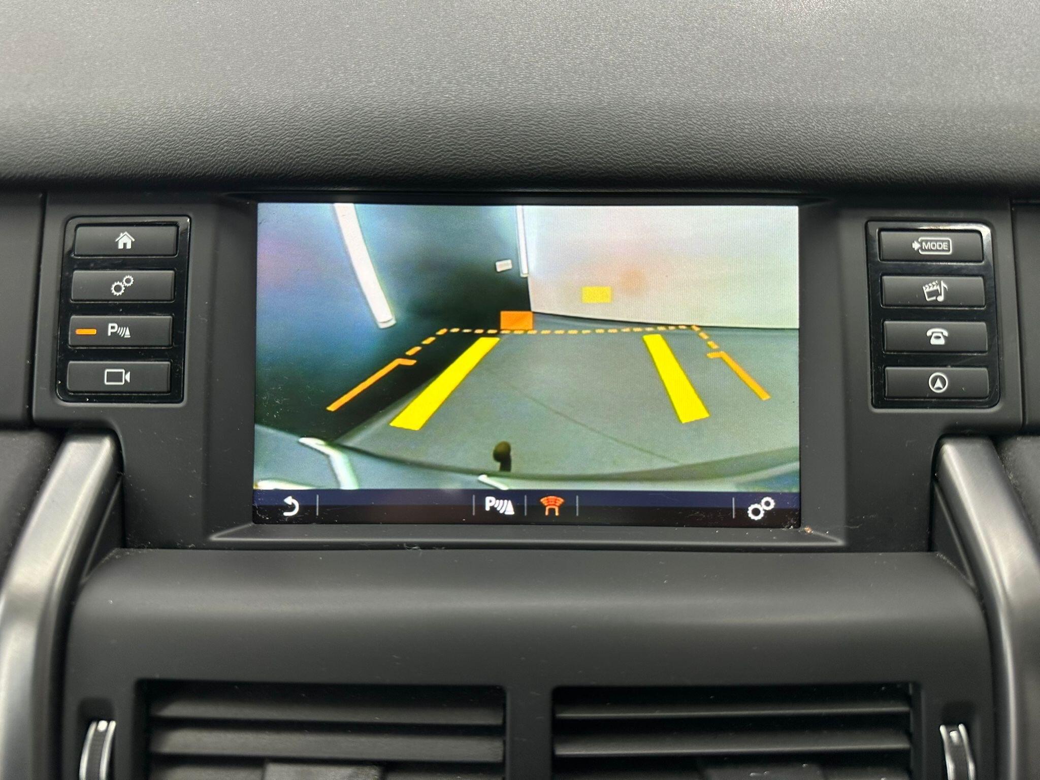 Land Rover Discovery Sport view 33