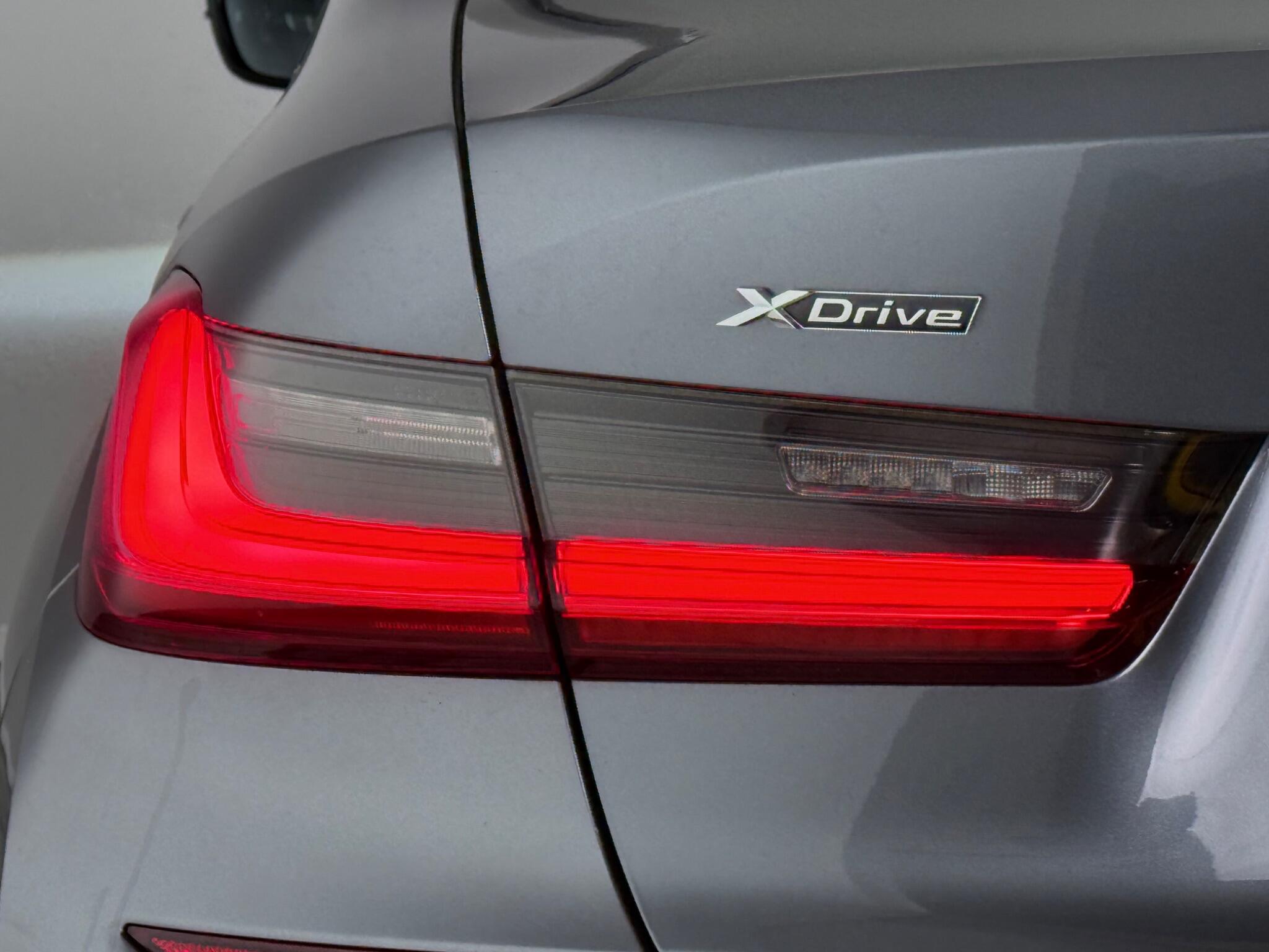 BMW 3 Series view 6