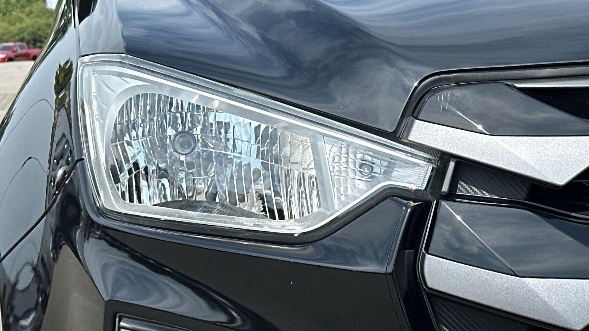Isuzu D-Max view 18