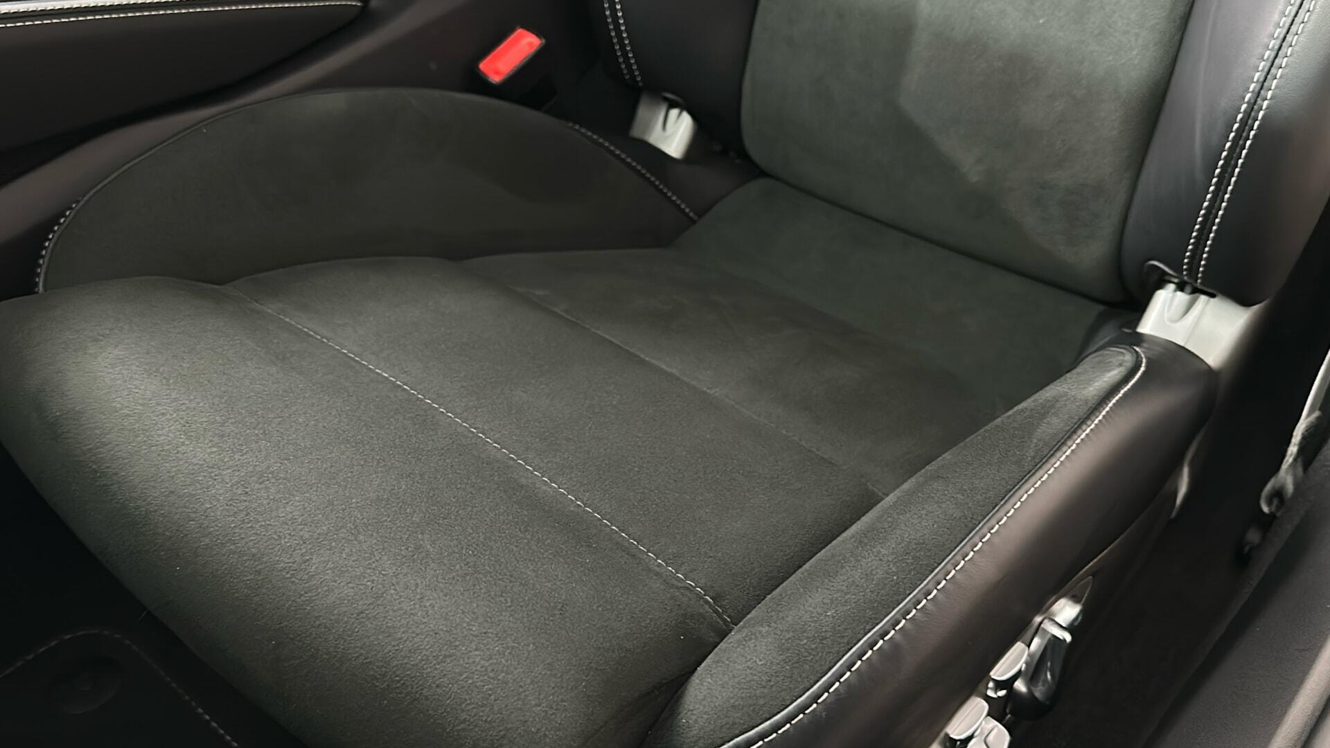 Porsche Cayman view 33