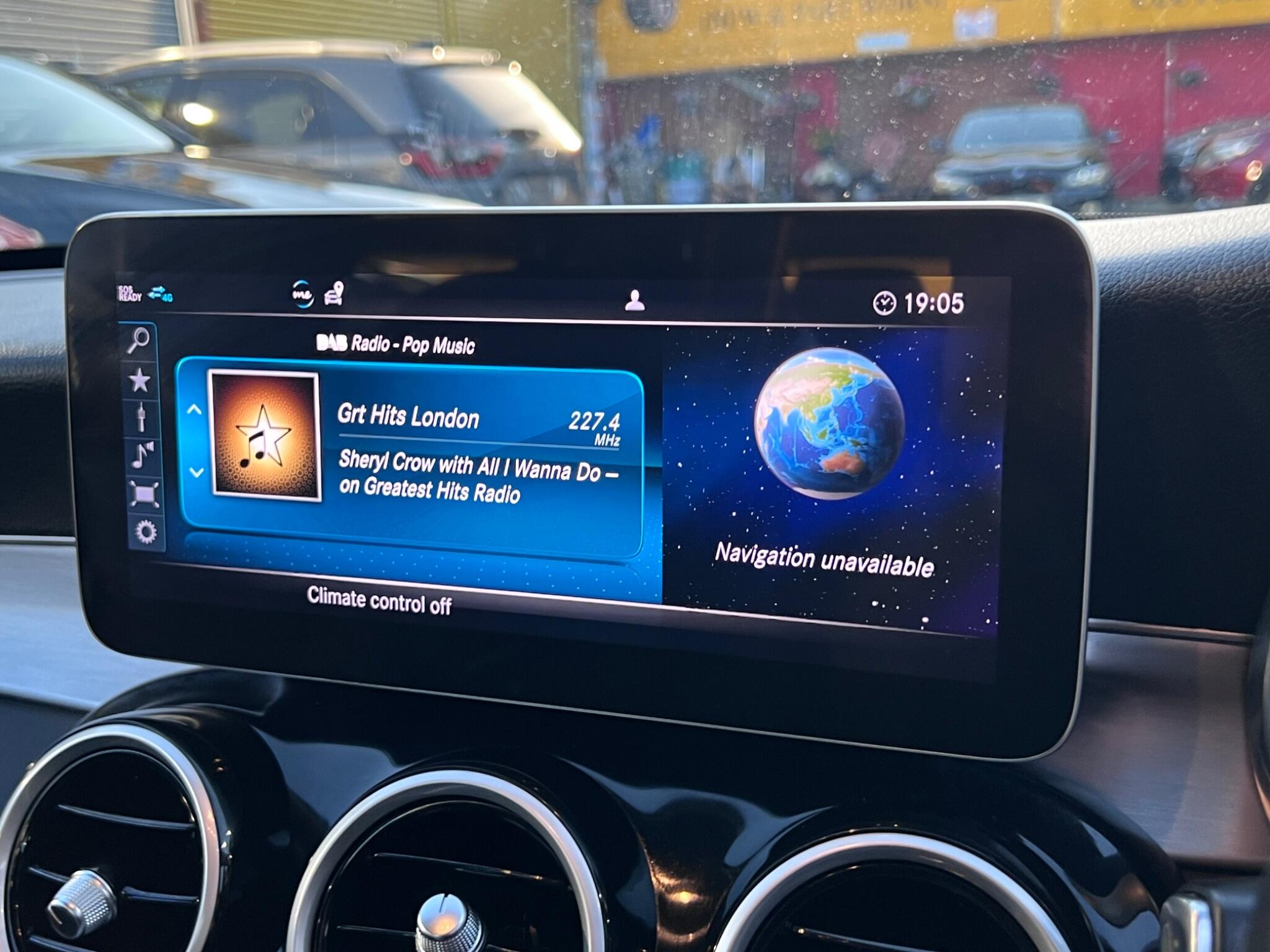 Mercedes-Benz C Class view 21