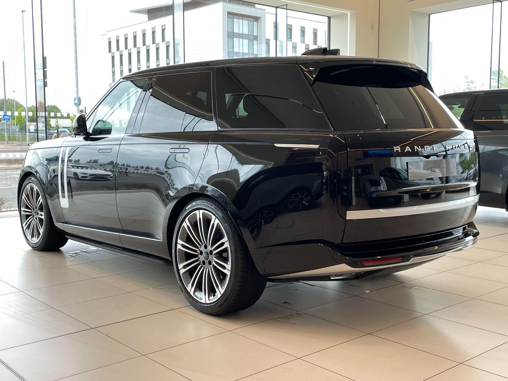 Land Rover Range Rover view 4