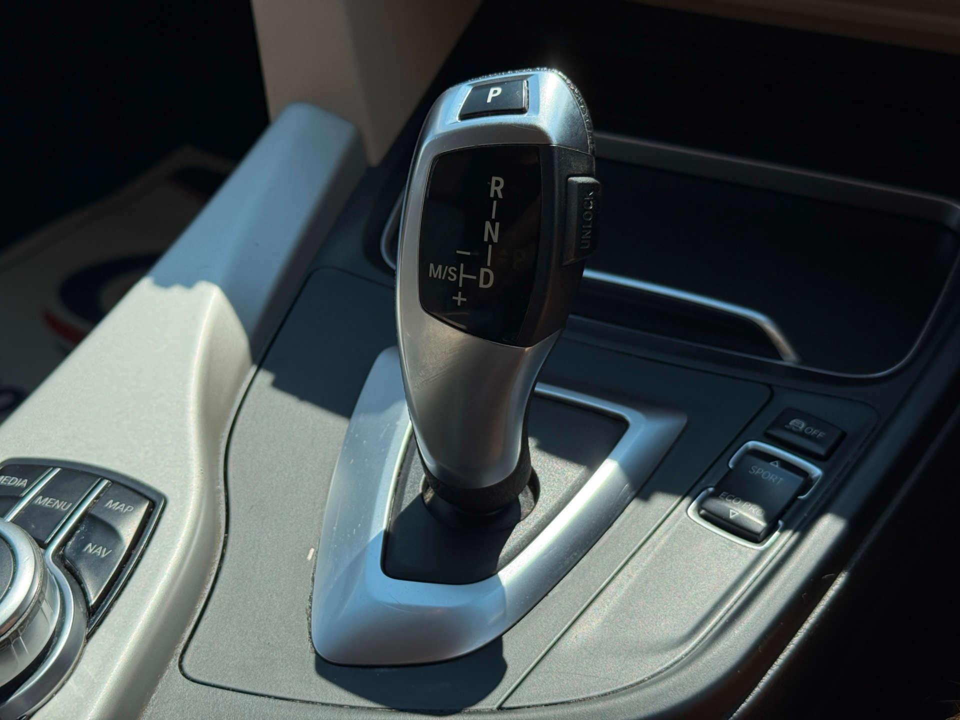 BMW 3 Series view 57