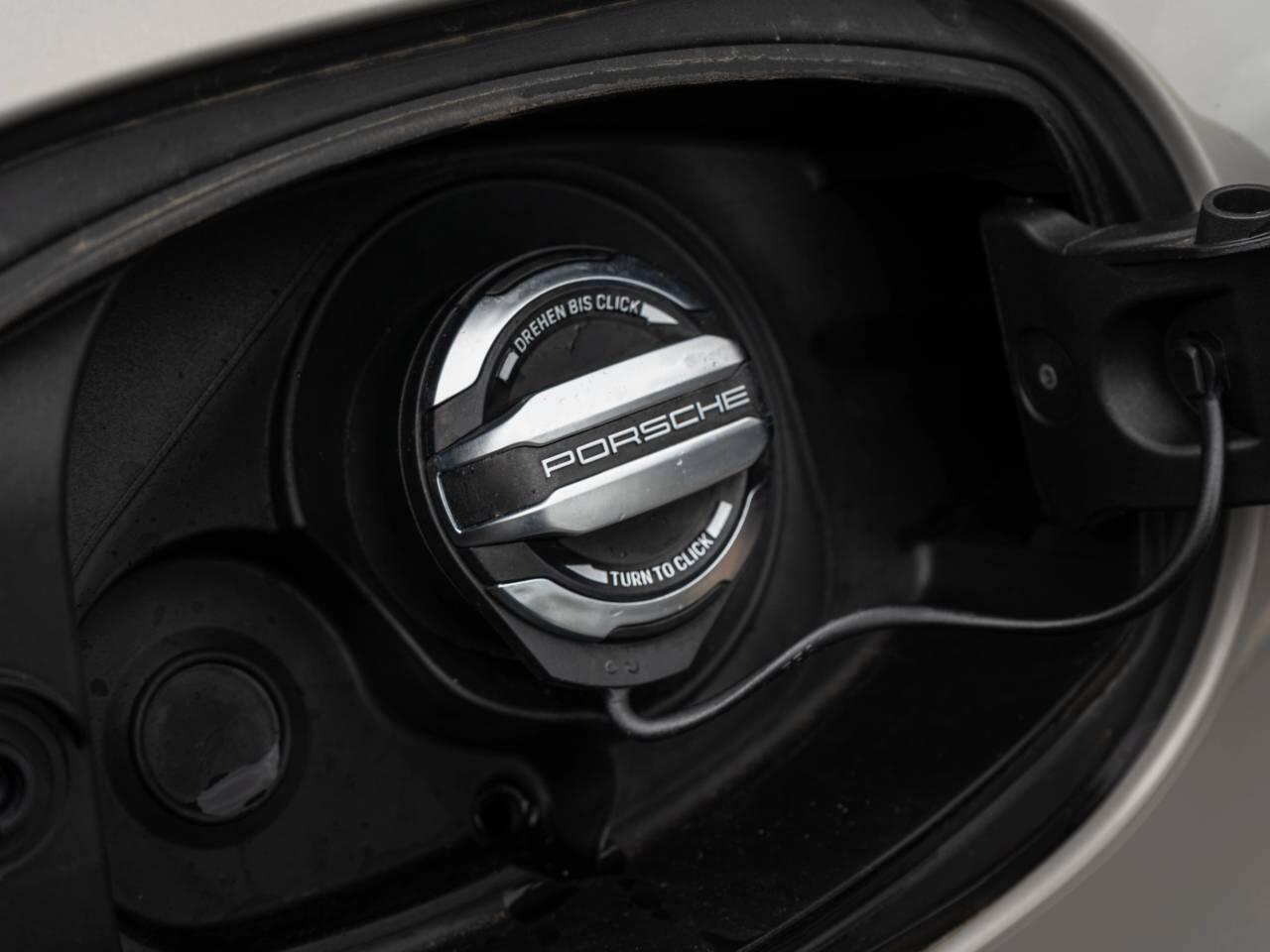 Porsche Cayenne view 22