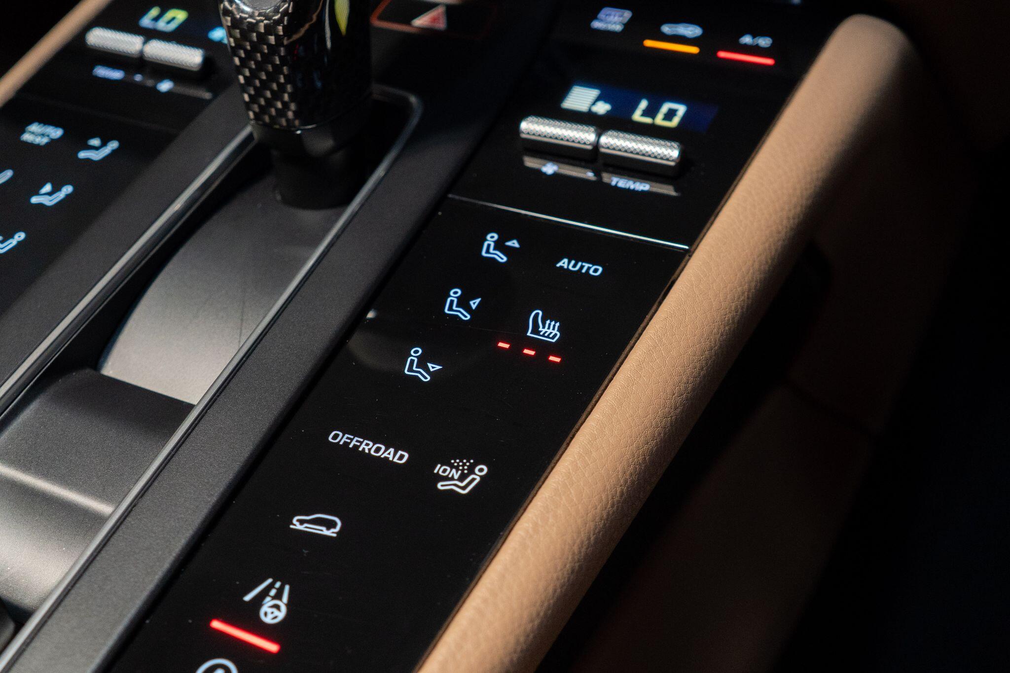 Porsche Macan view 24