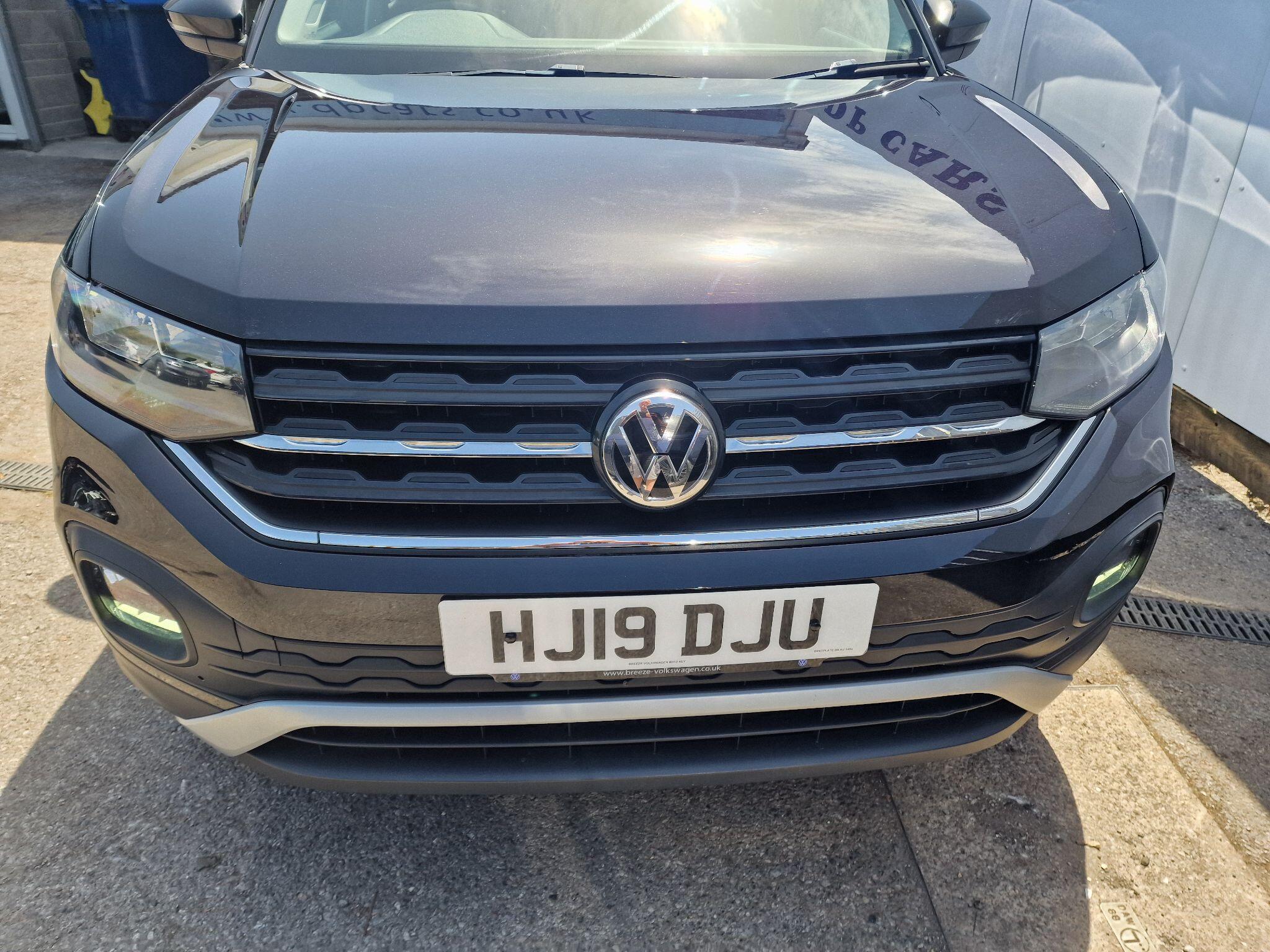 Volkswagen T-Cross view 37