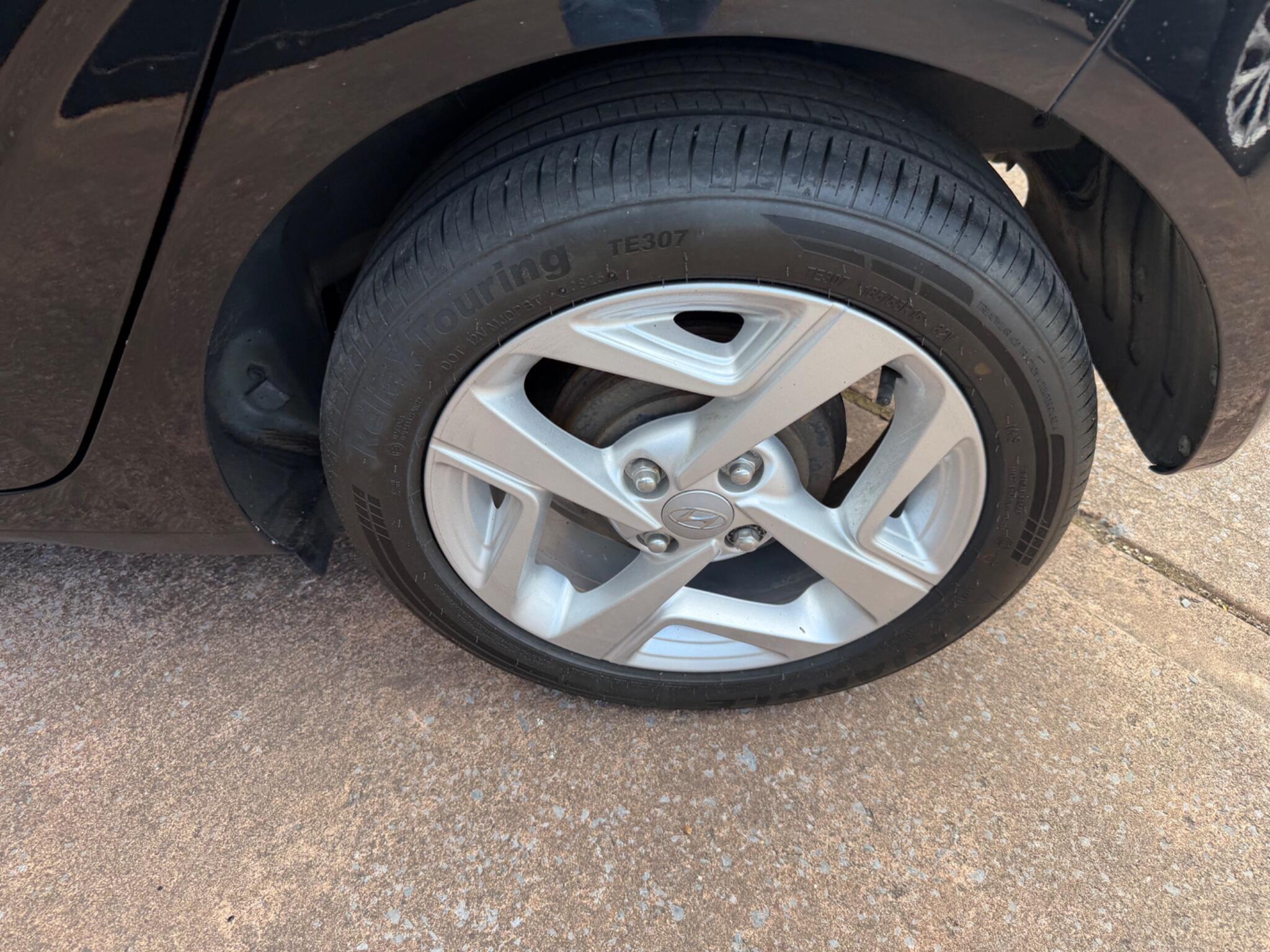 Hyundai I10 view 16