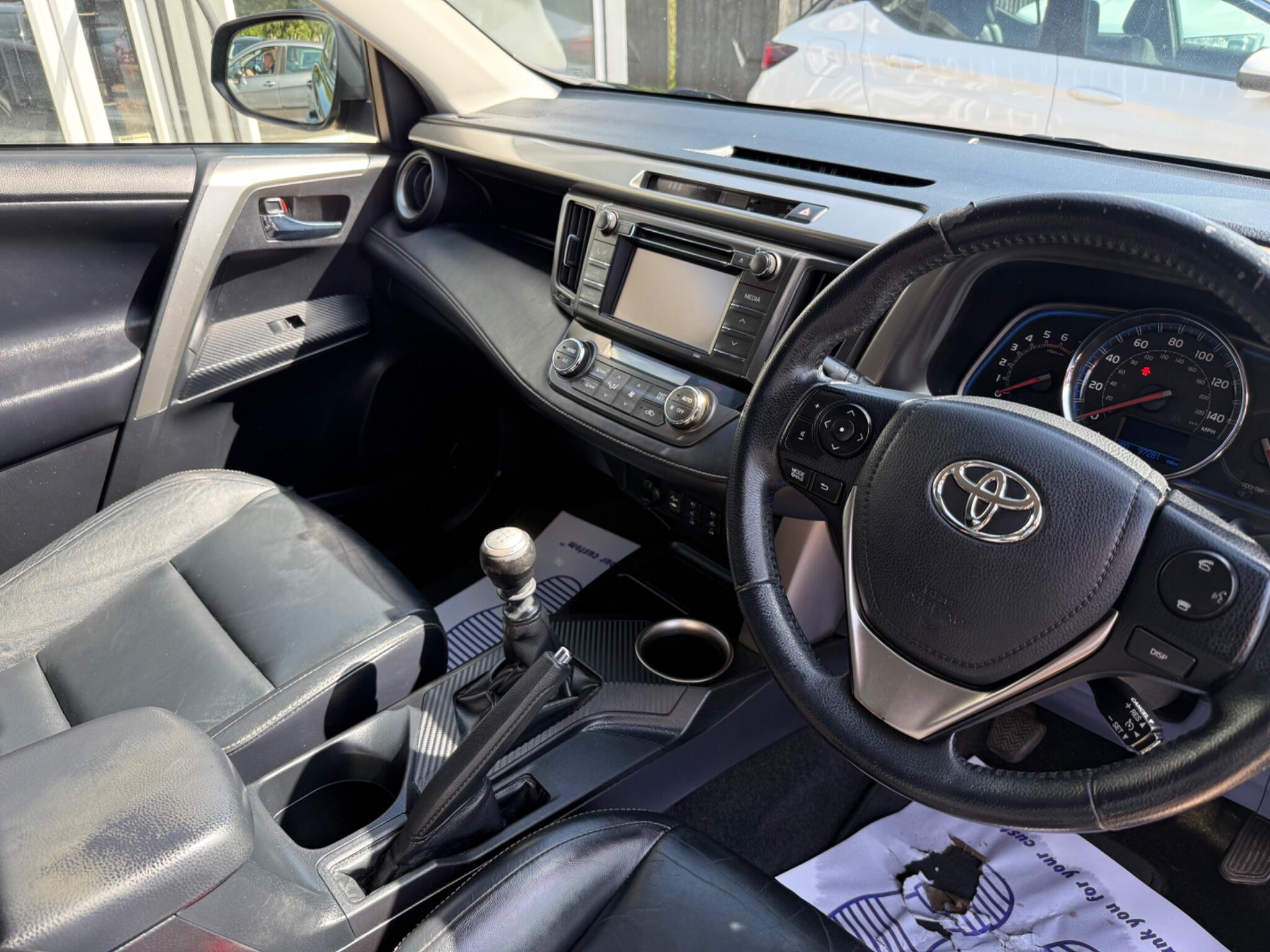 Toyota Rav4 view 9