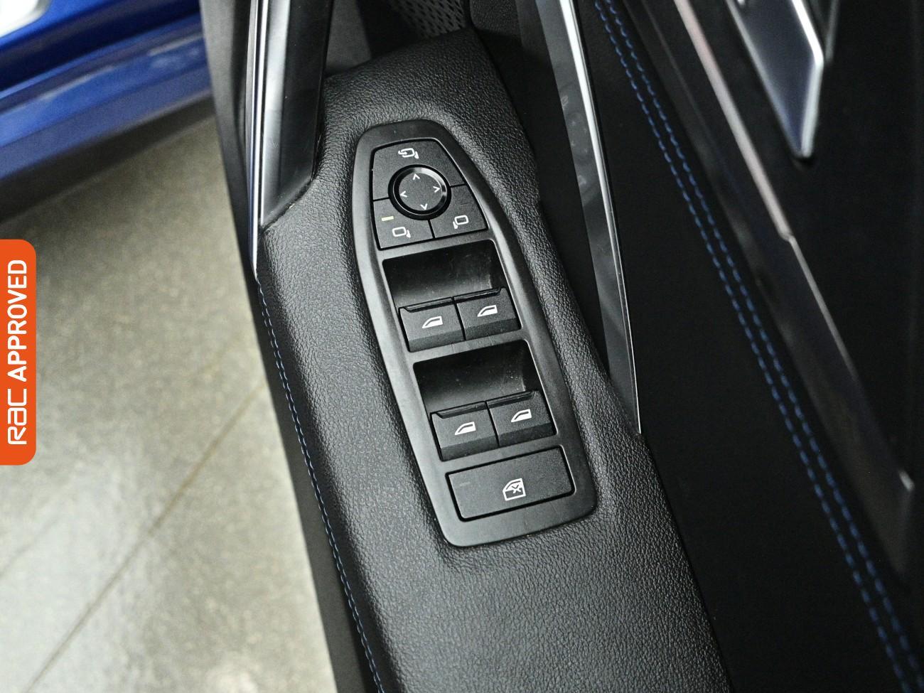 BMW iX1 view 27