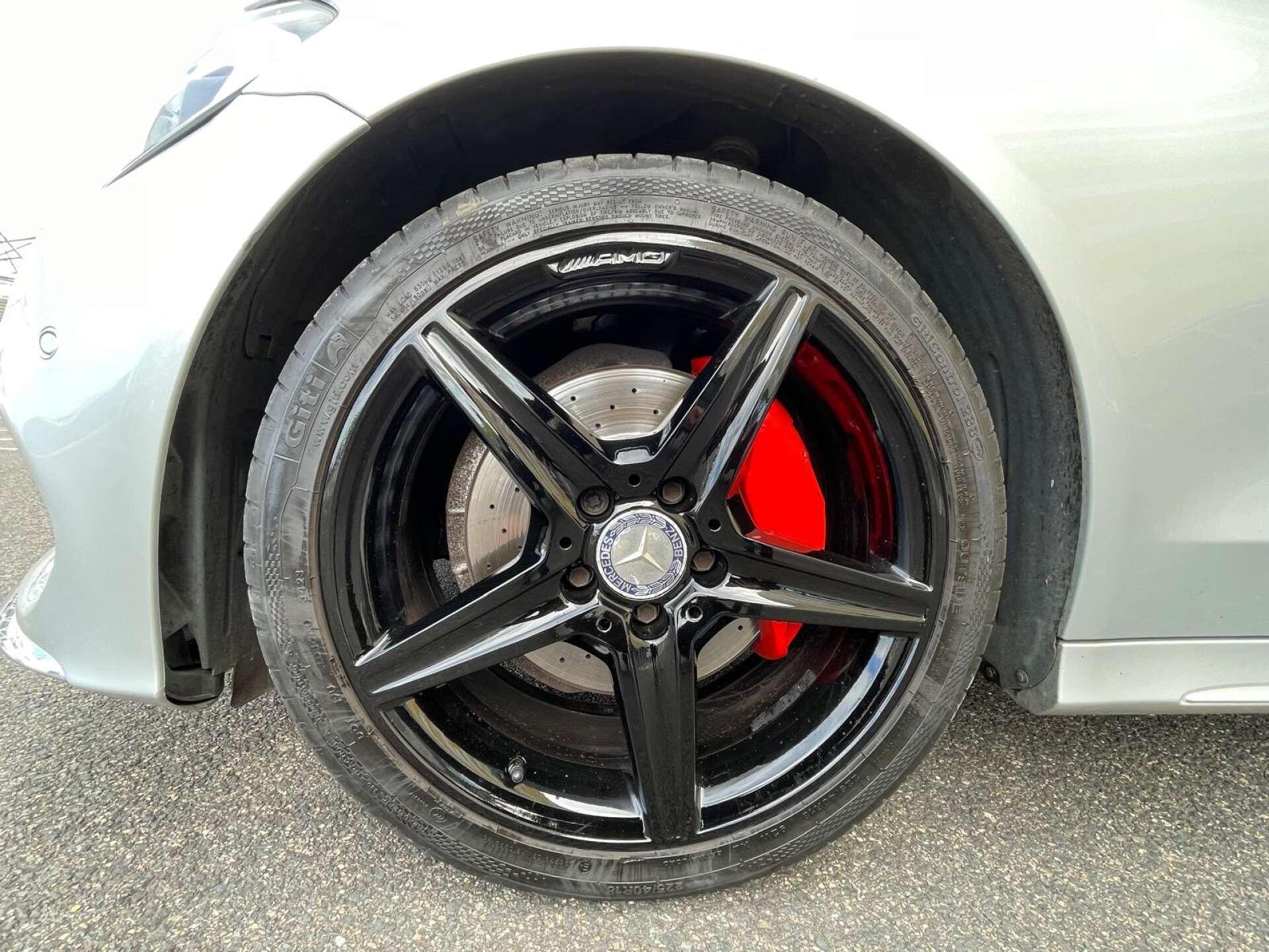 Mercedes-Benz C-Class view 3