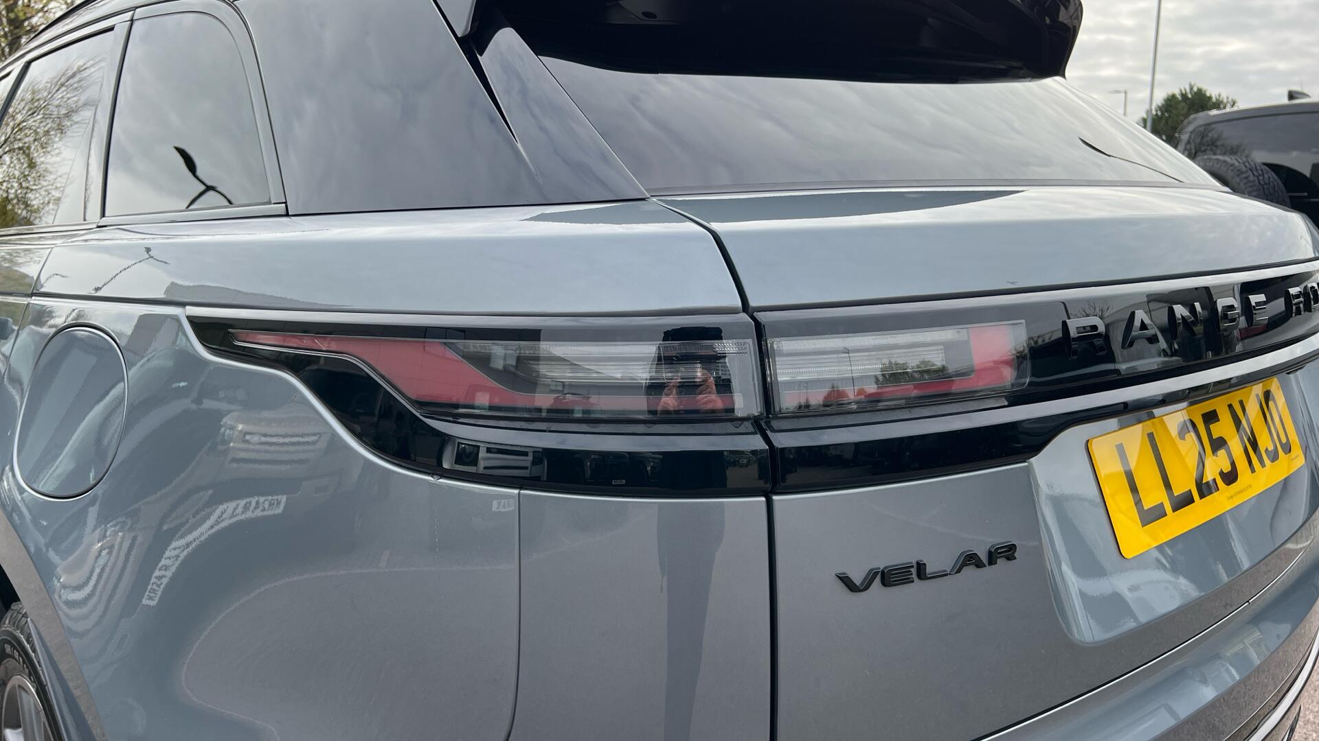Land Rover Range Rover Velar view 22