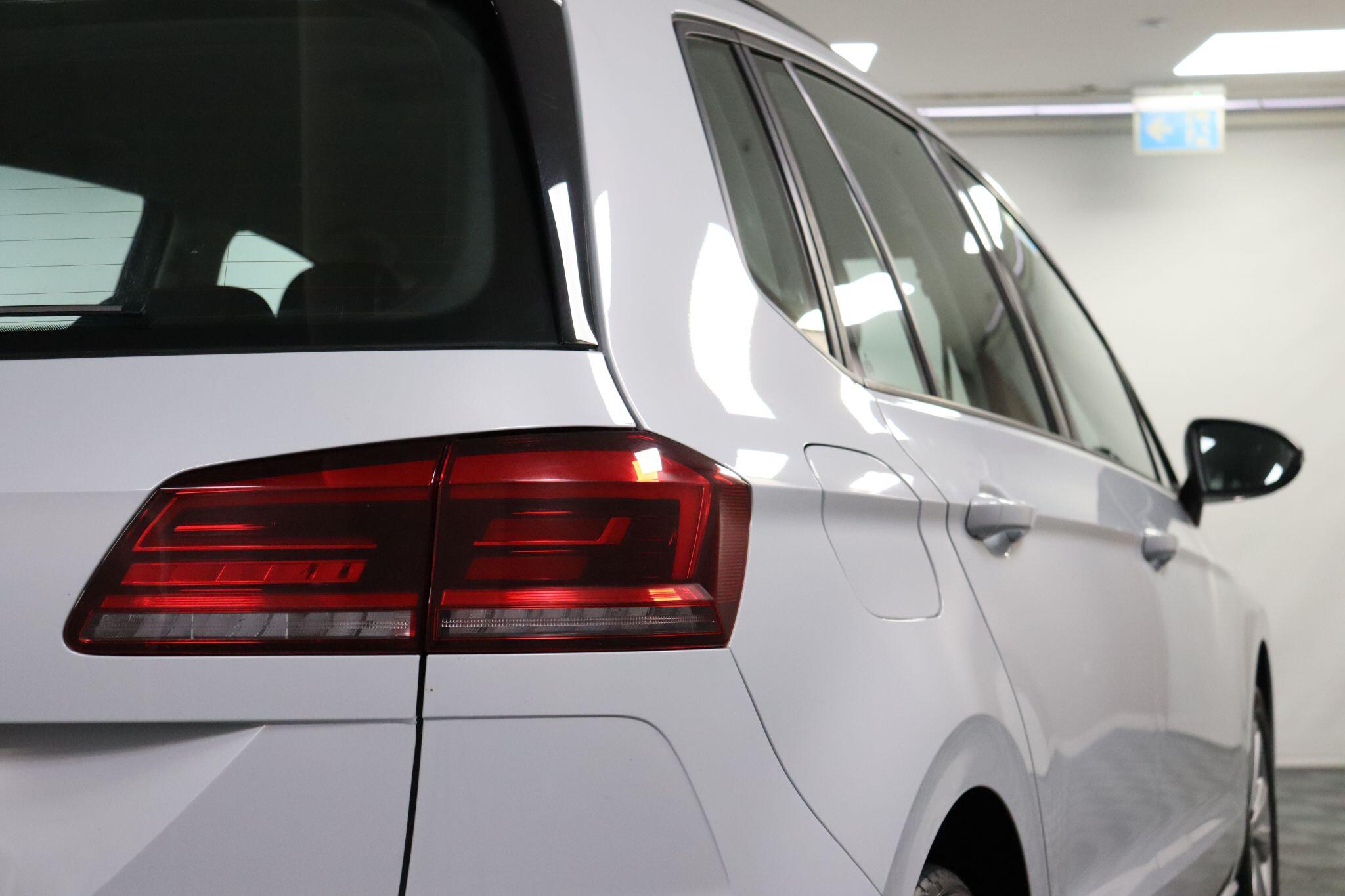 Volkswagen Golf SV view 23