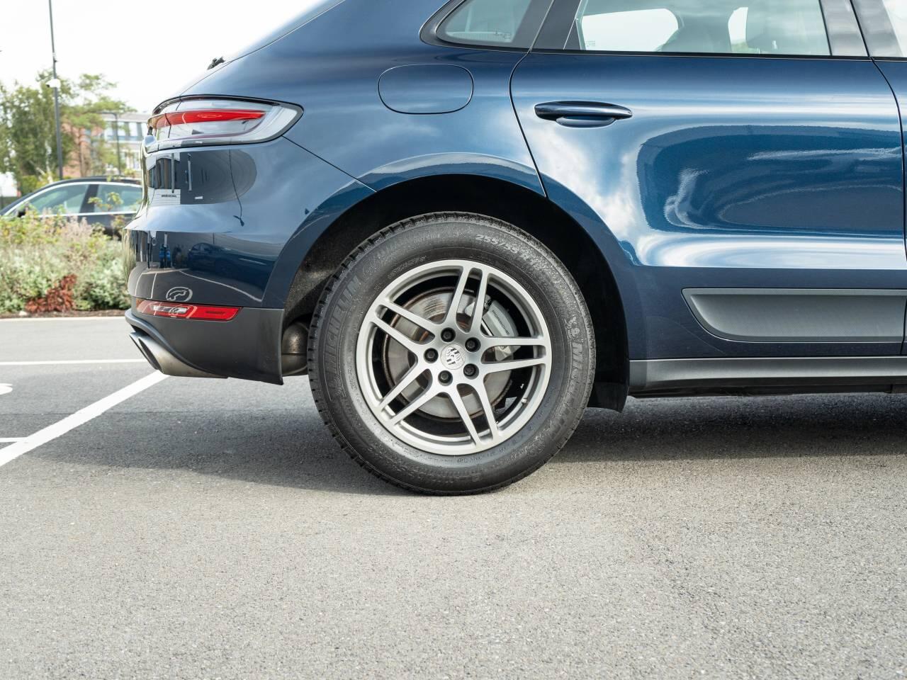 Porsche Macan view 14