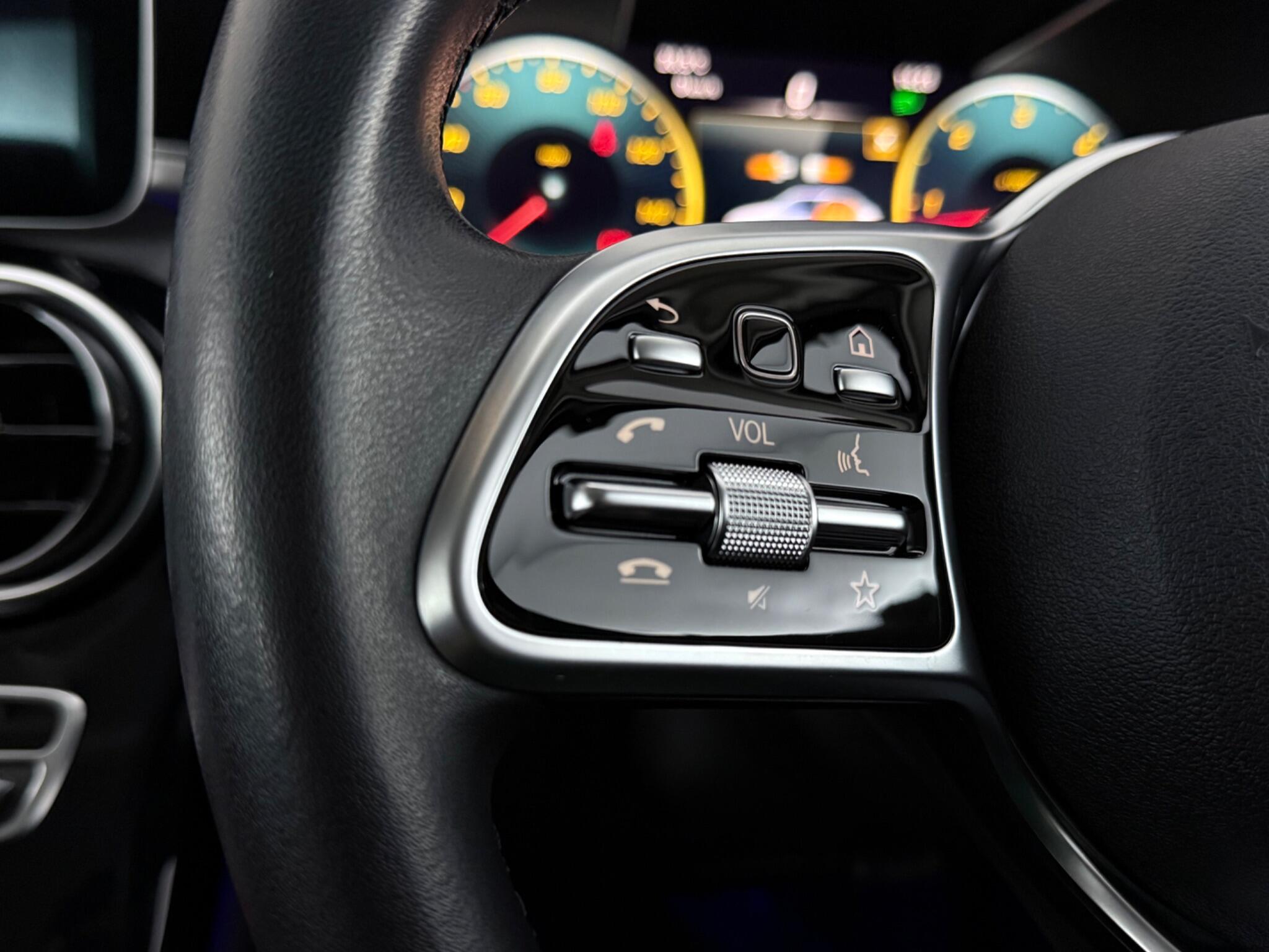 Mercedes-Benz C-Class view 14