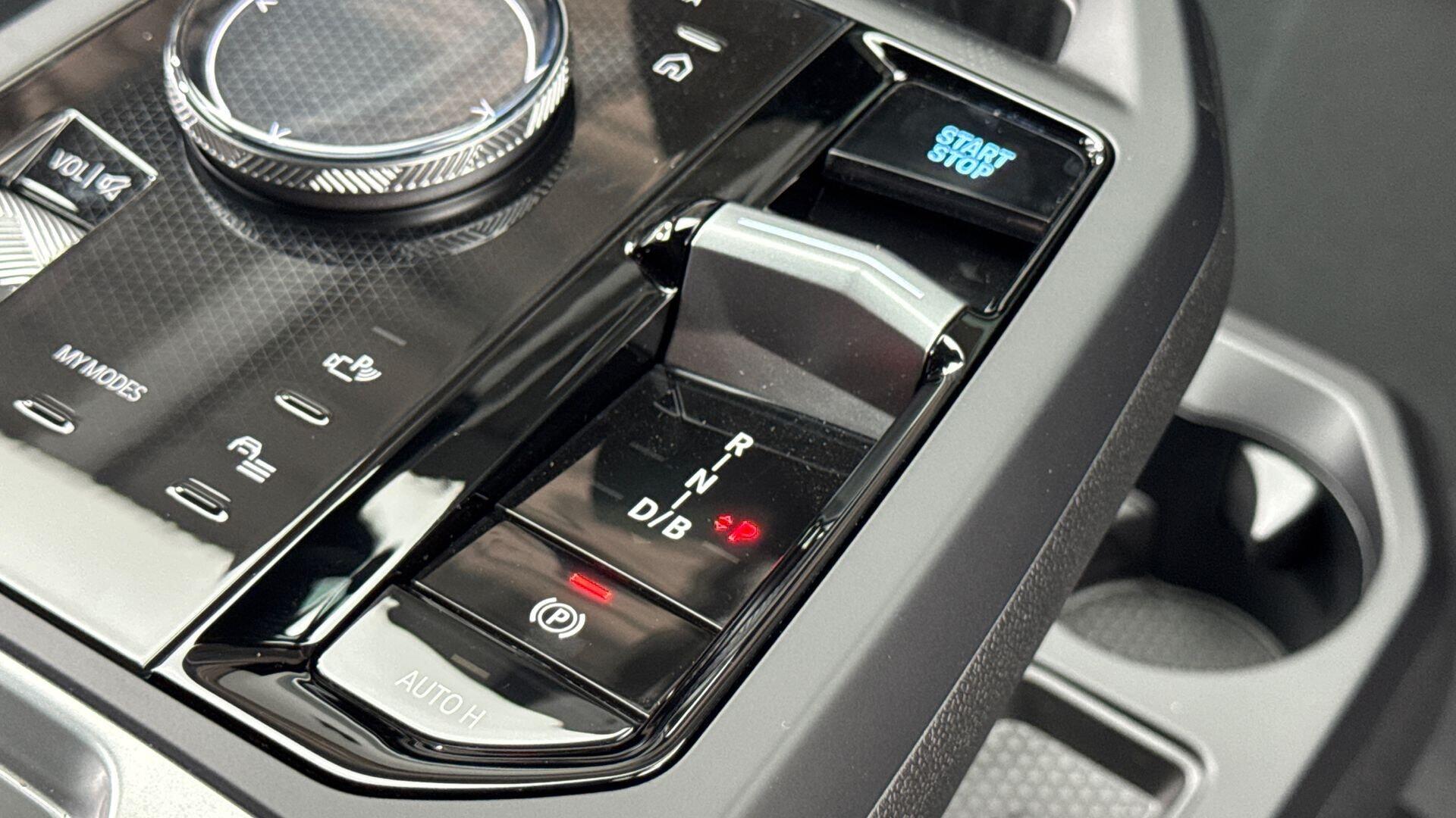 BMW iX view 10