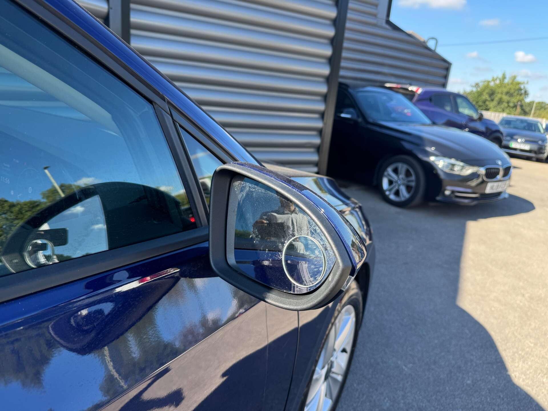 Volkswagen Golf view 11