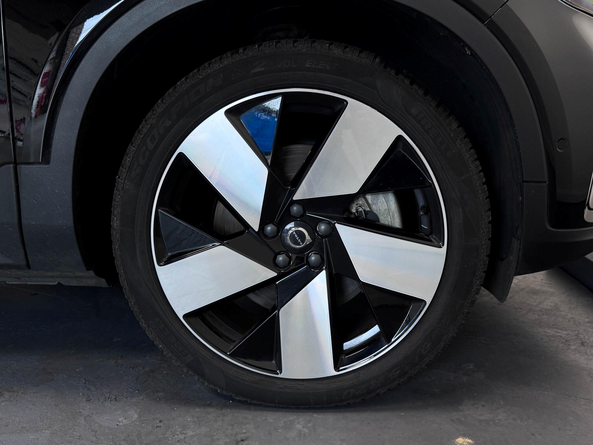Volvo XC40 view 57