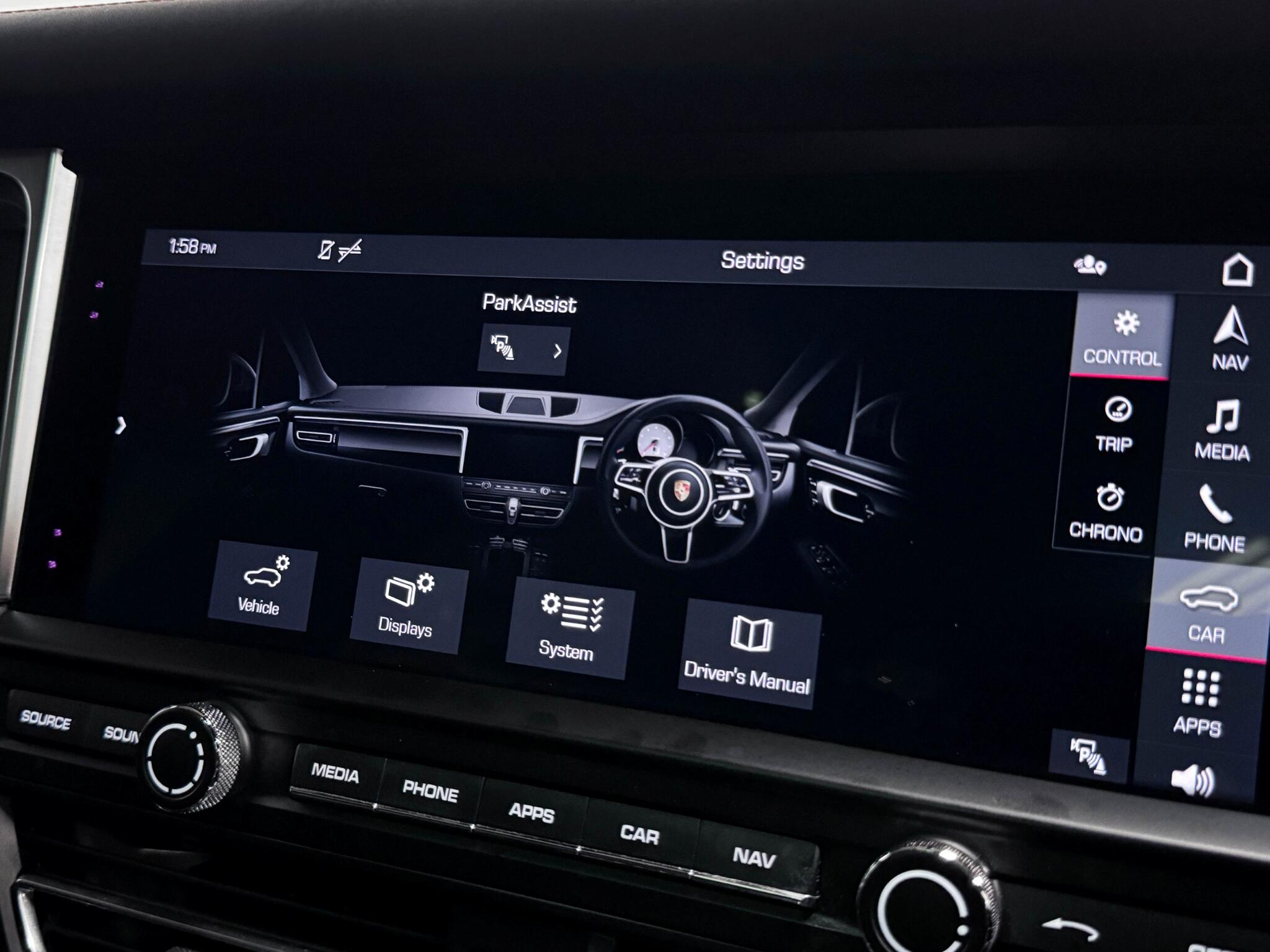 Porsche Macan view 56