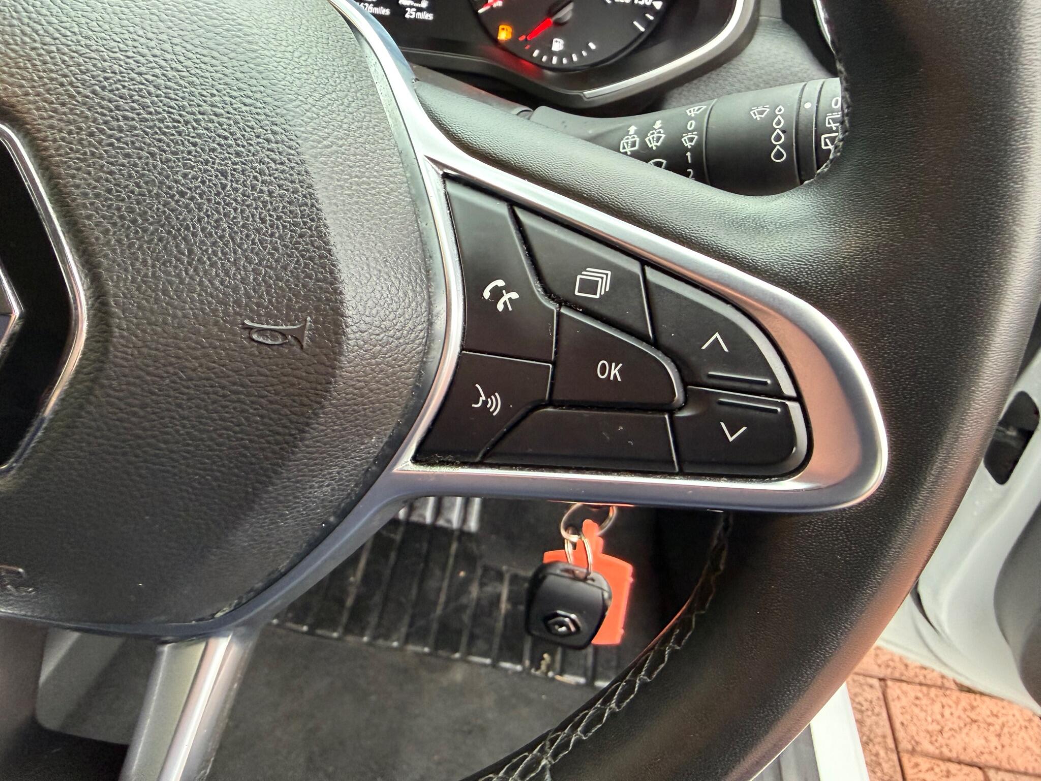 Renault Clio view 74