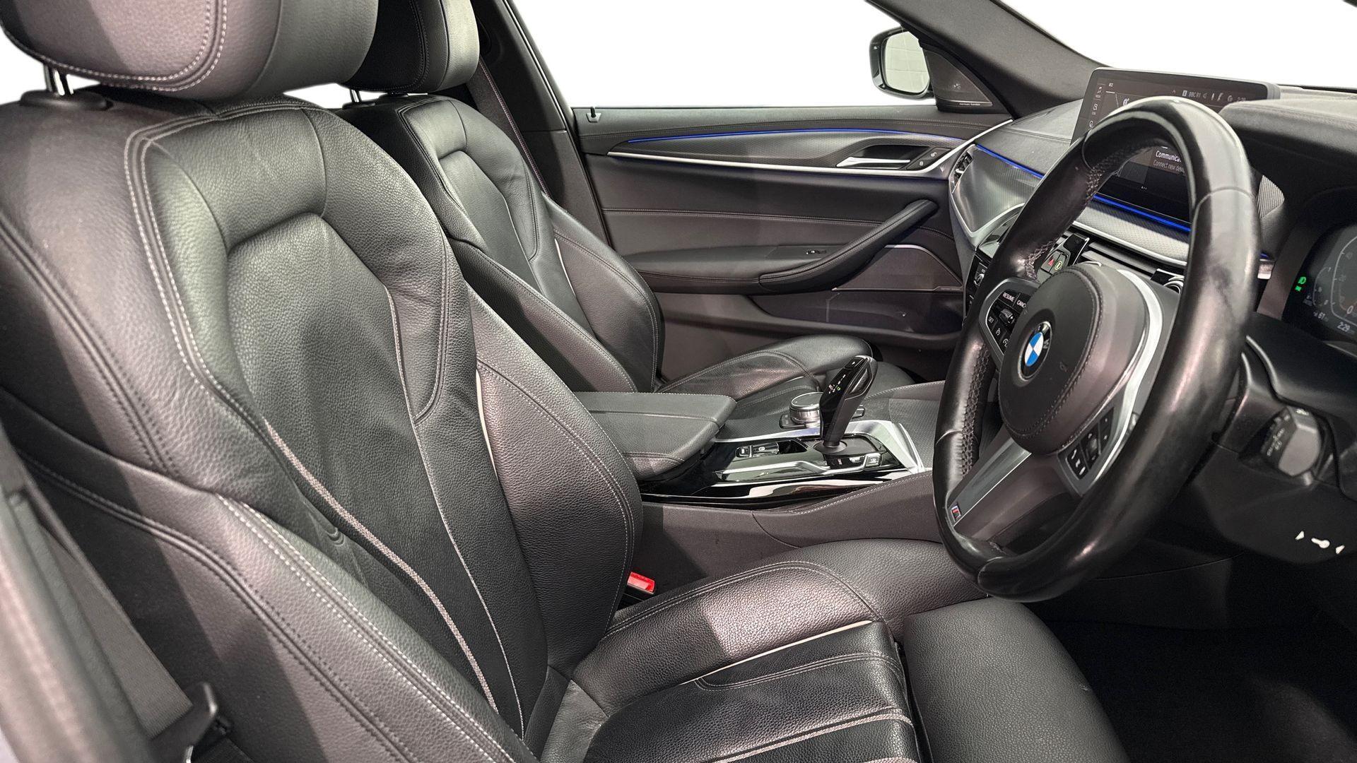 BMW 5 Series view 11