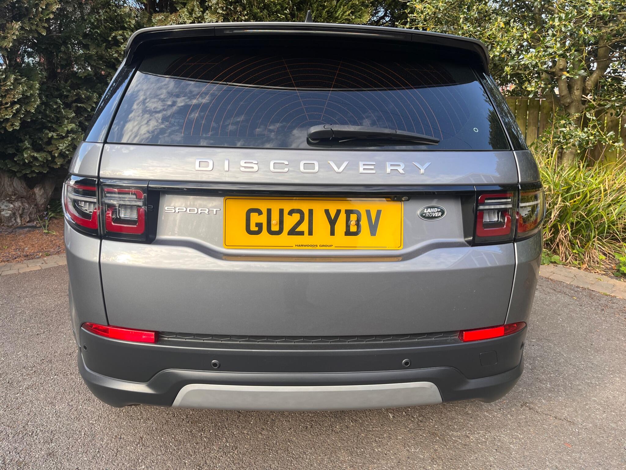 Land Rover Discovery Sport view 13
