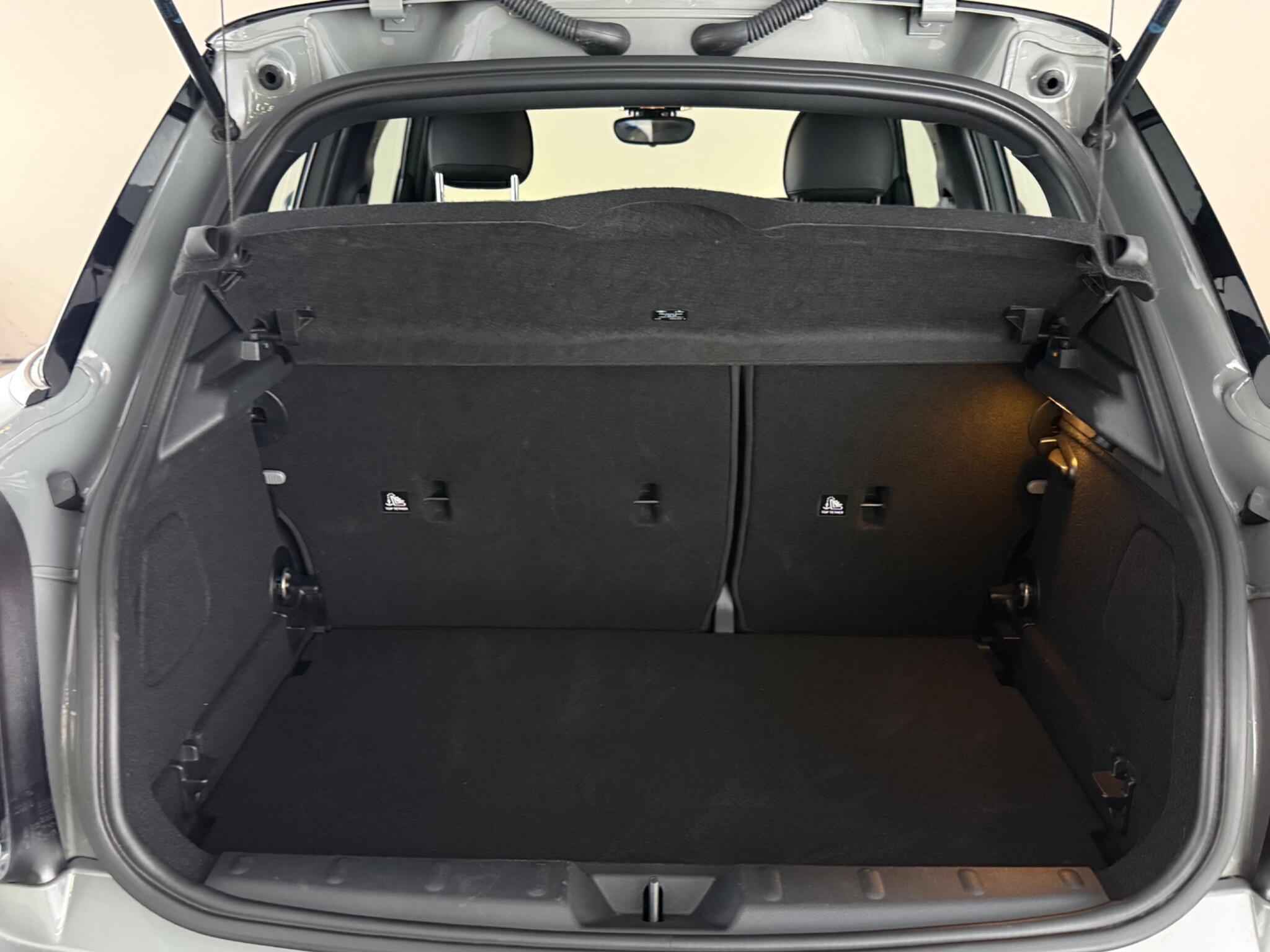 Mini Hatch view 10