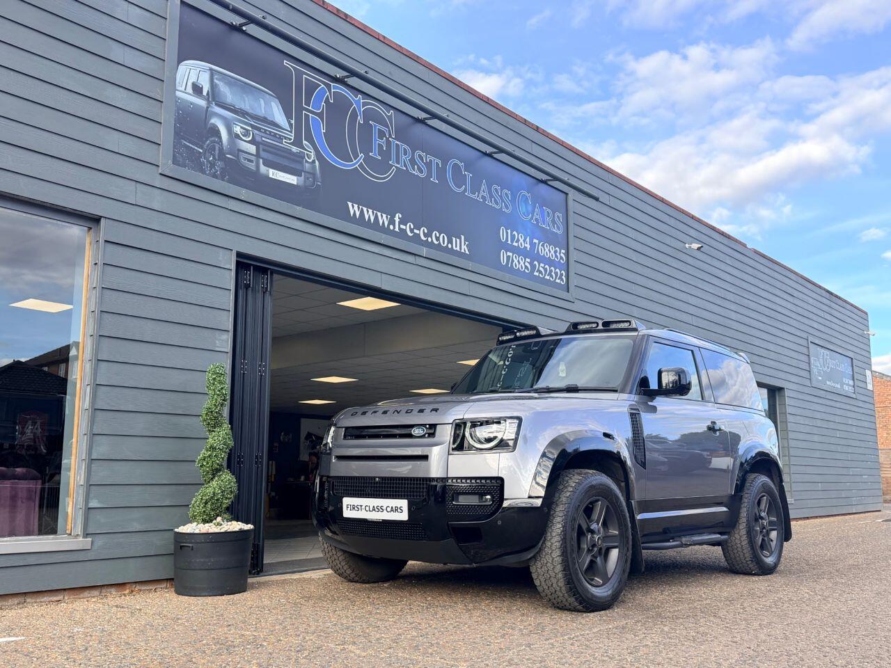 Land Rover Defender view 39