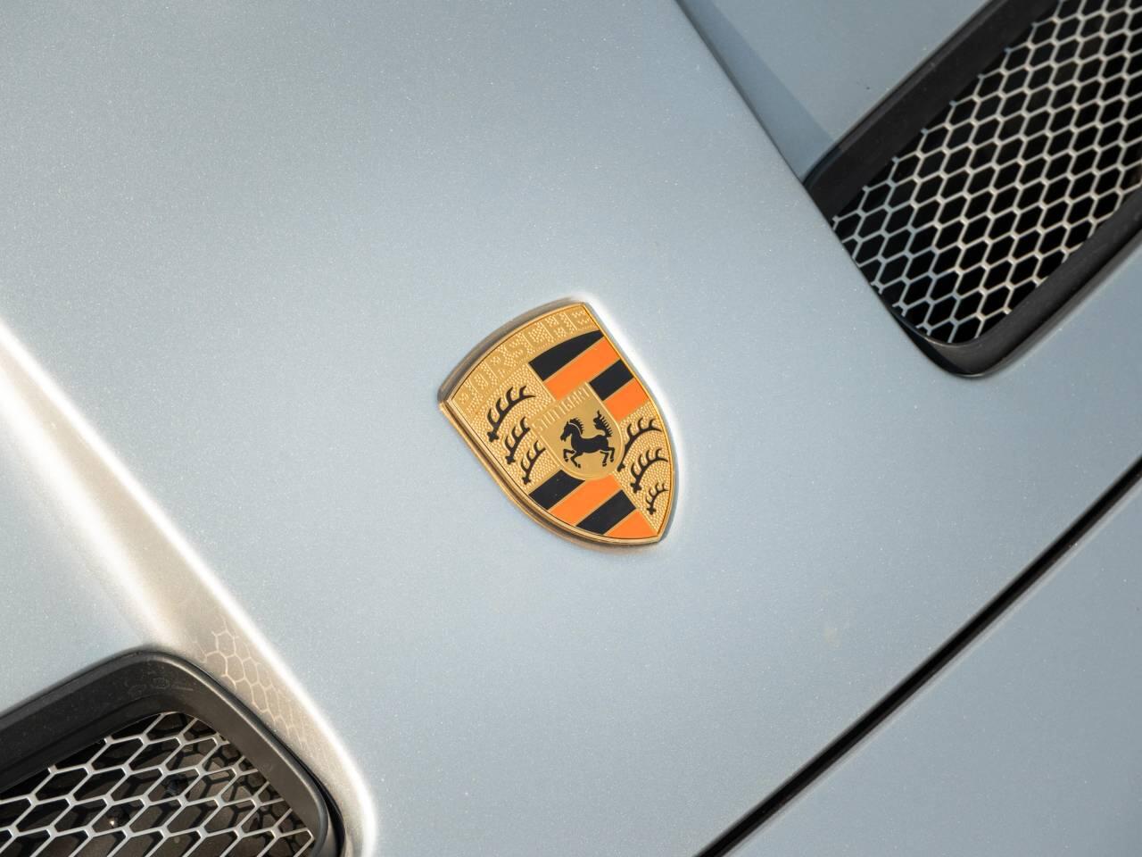 Porsche 911 view 50