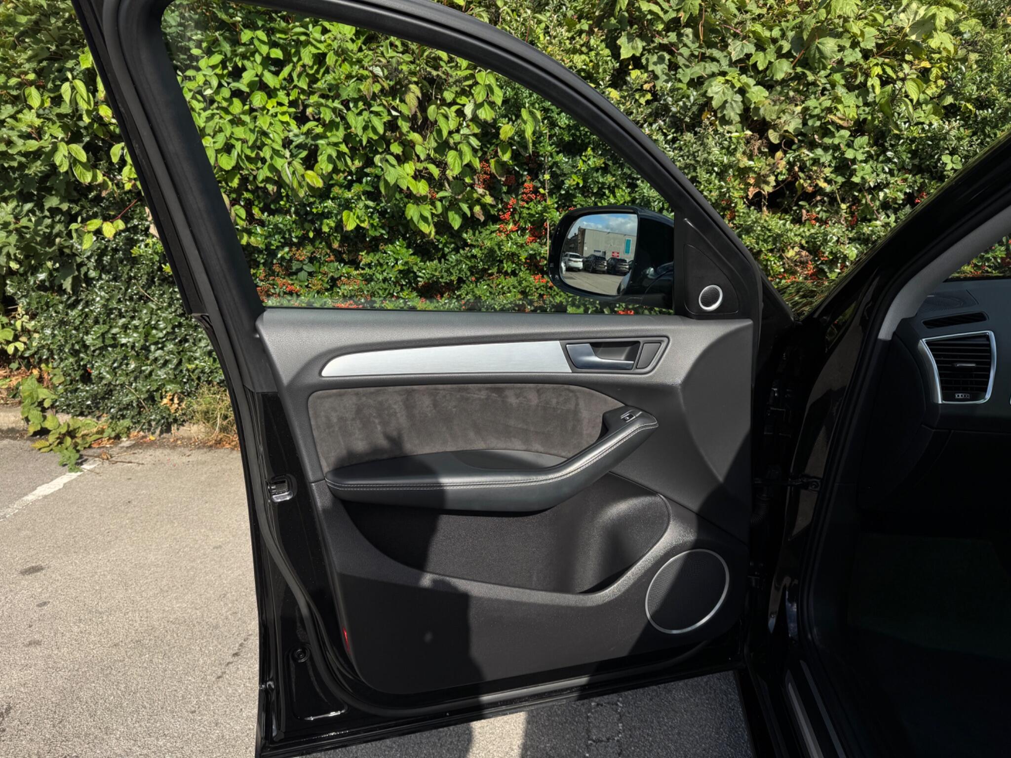 Audi SQ5 view 59
