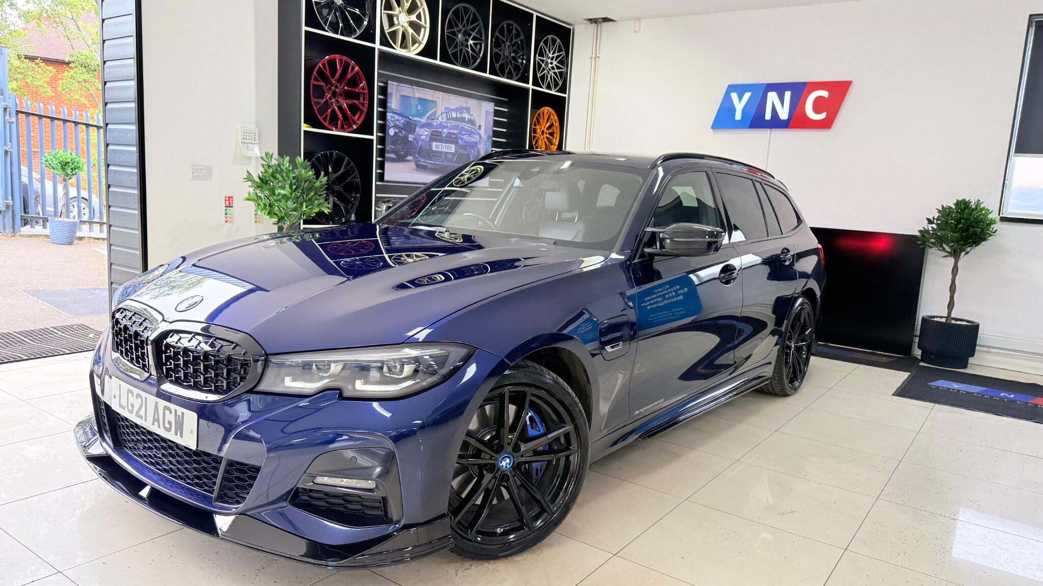 BMW 3 Series view 6