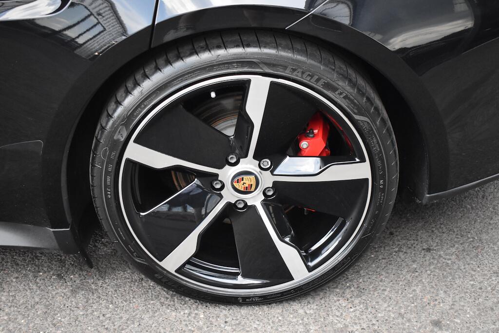 Porsche Taycan view 85