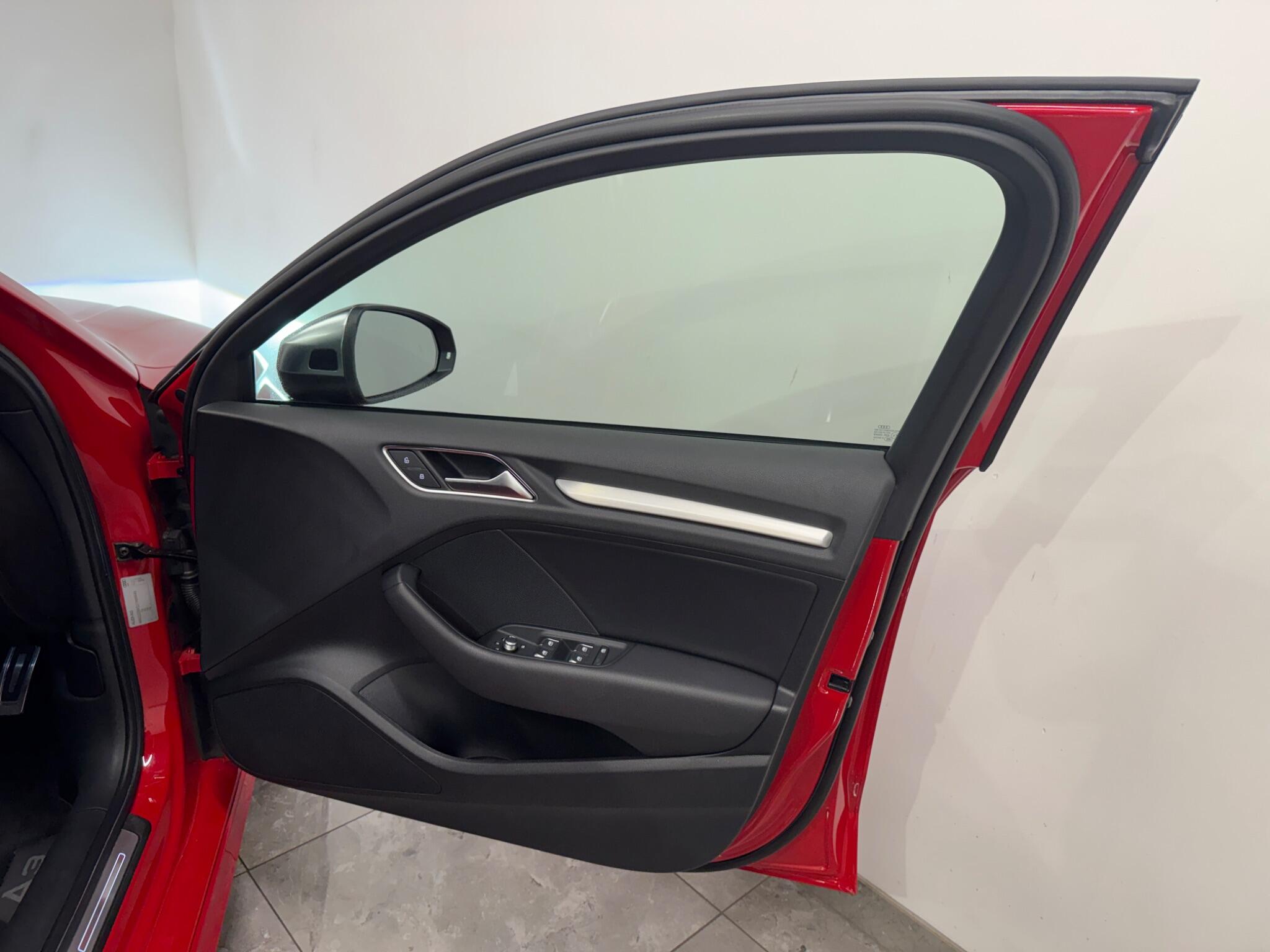 Audi S3 view 14