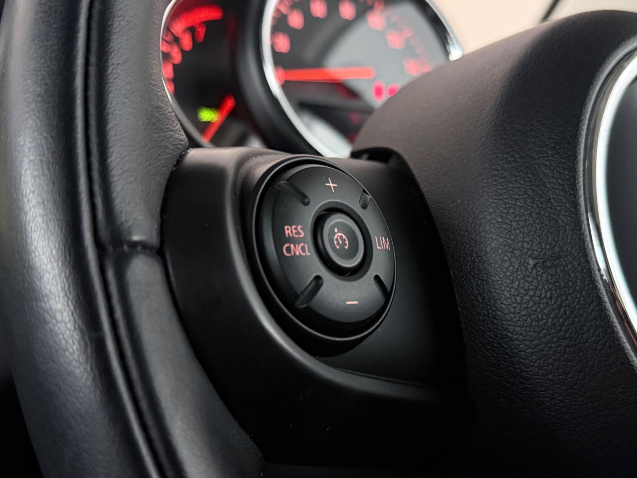 Mini Hatch view 13