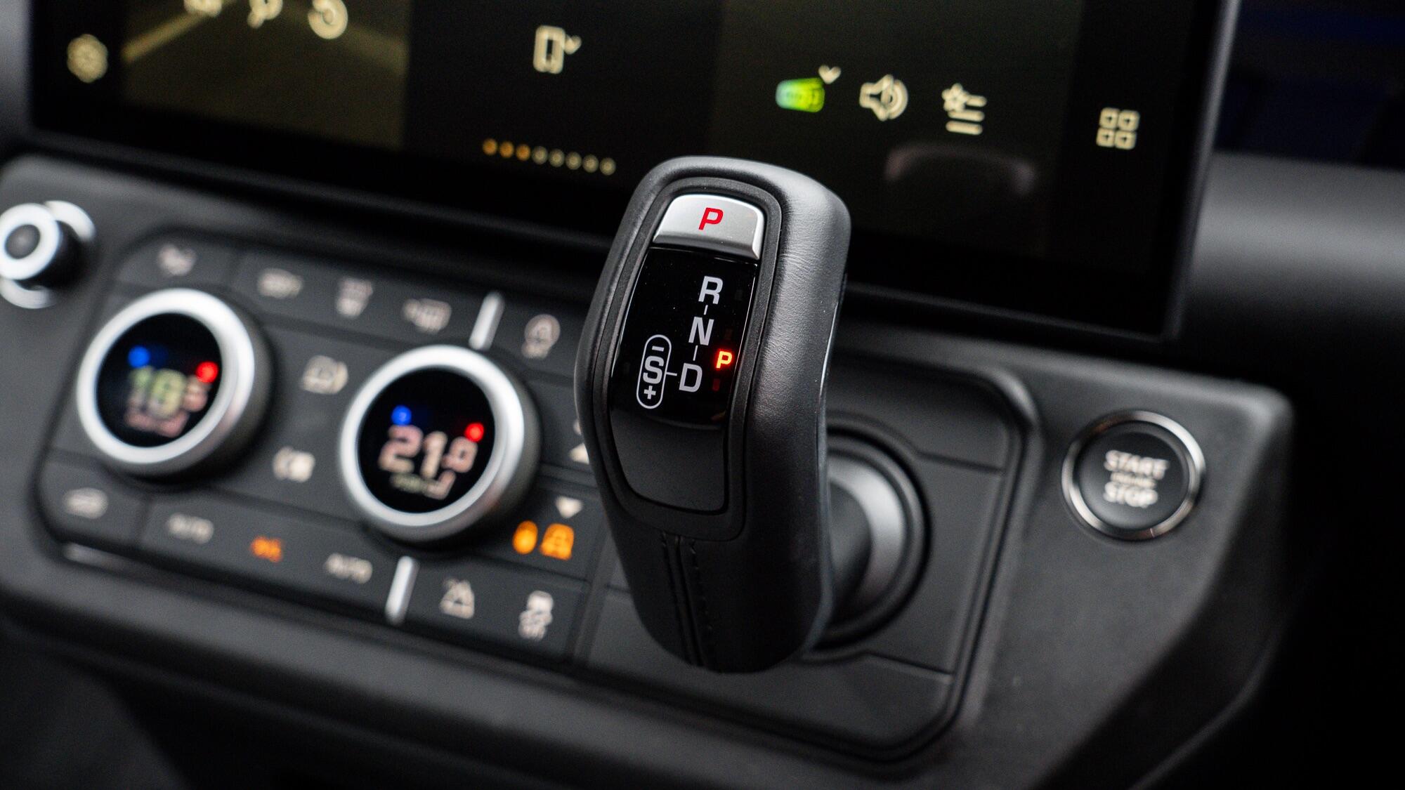 Land Rover Defender view 28