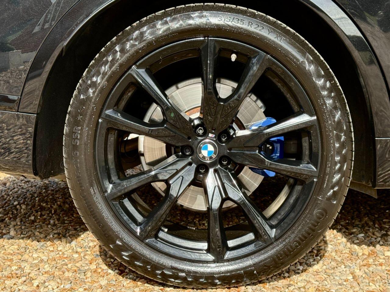 BMW X7 view 36