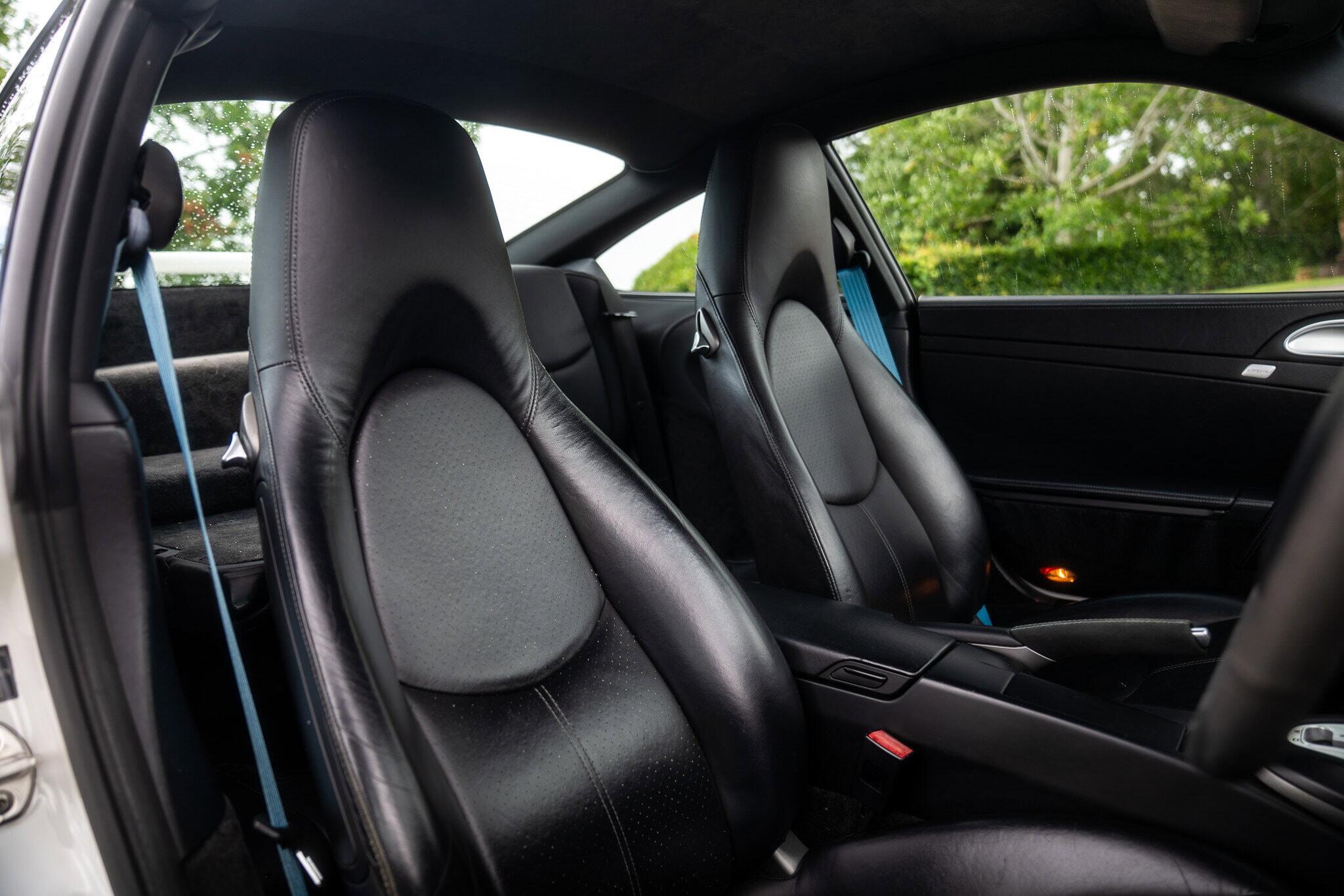 Porsche 911 view 21