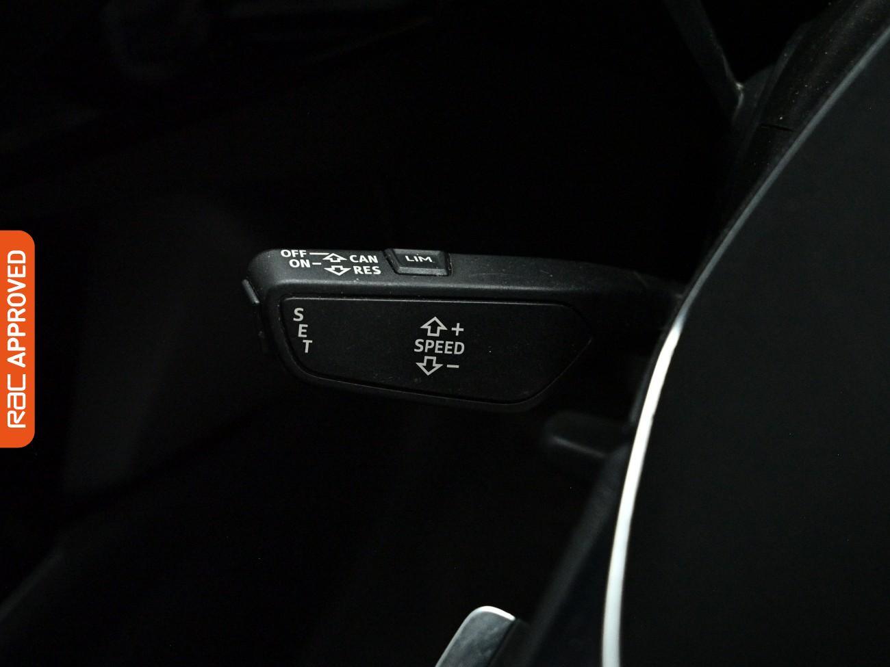 Audi E-Tron view 22