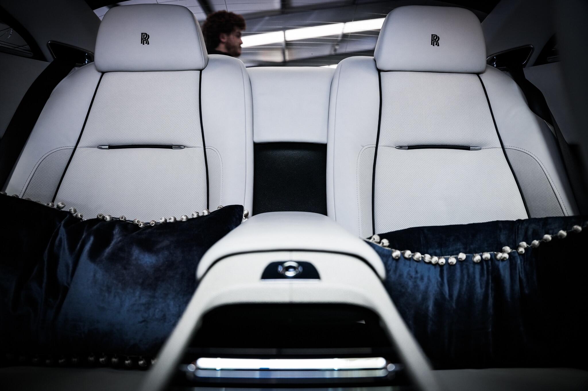 Rolls-Royce Wraith view 30