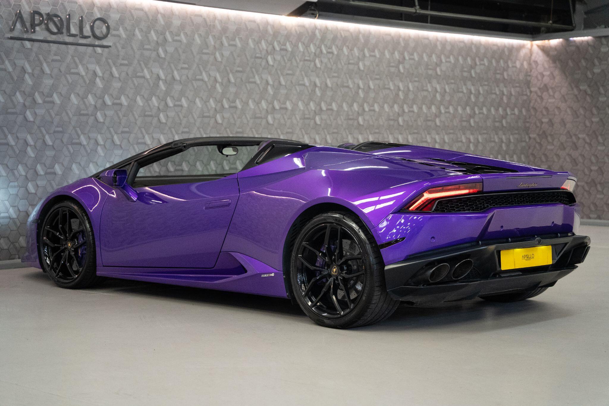 Lamborghini Huracan view 8