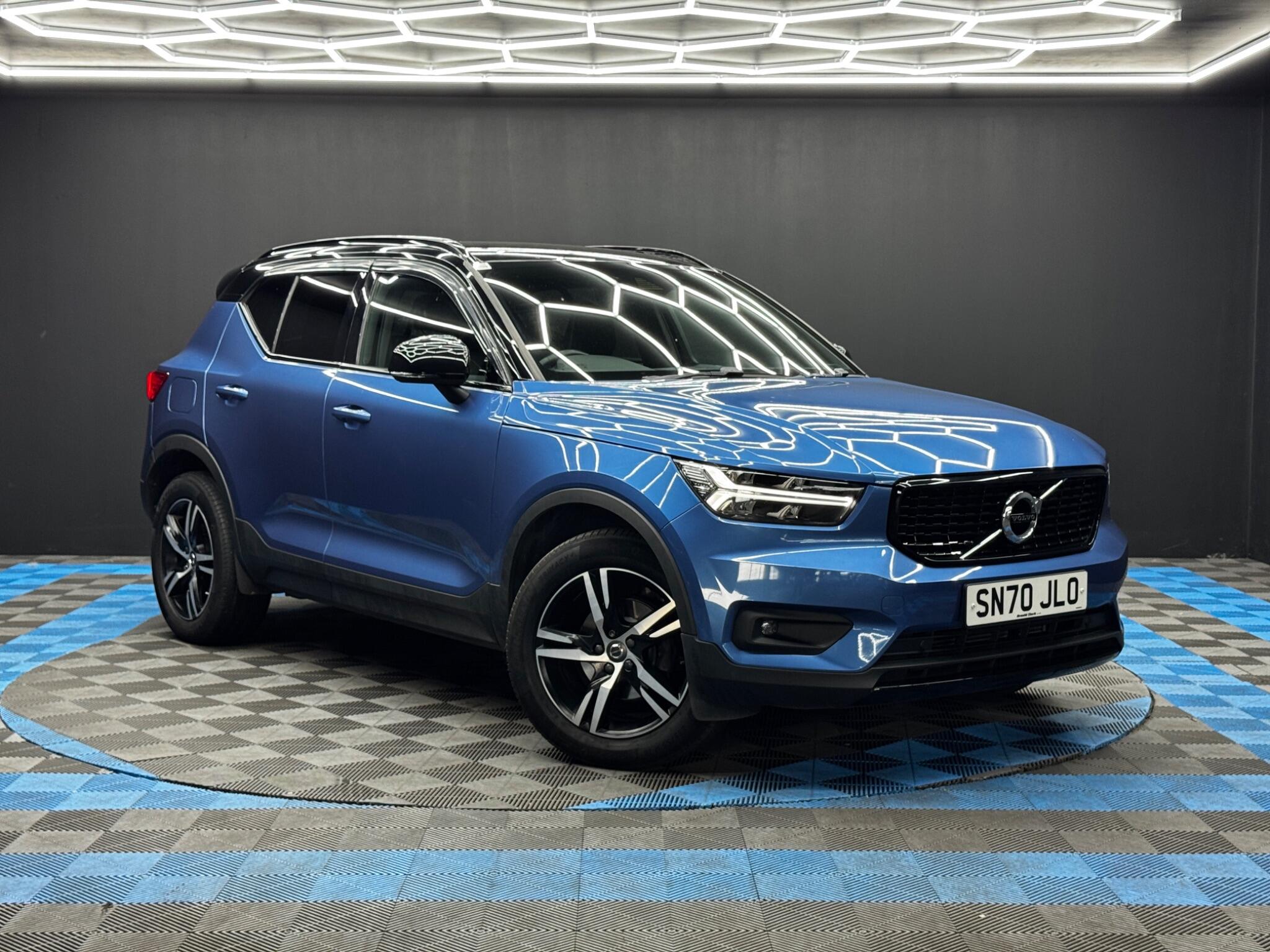 2020 Volvo XC40 in Blue for sale